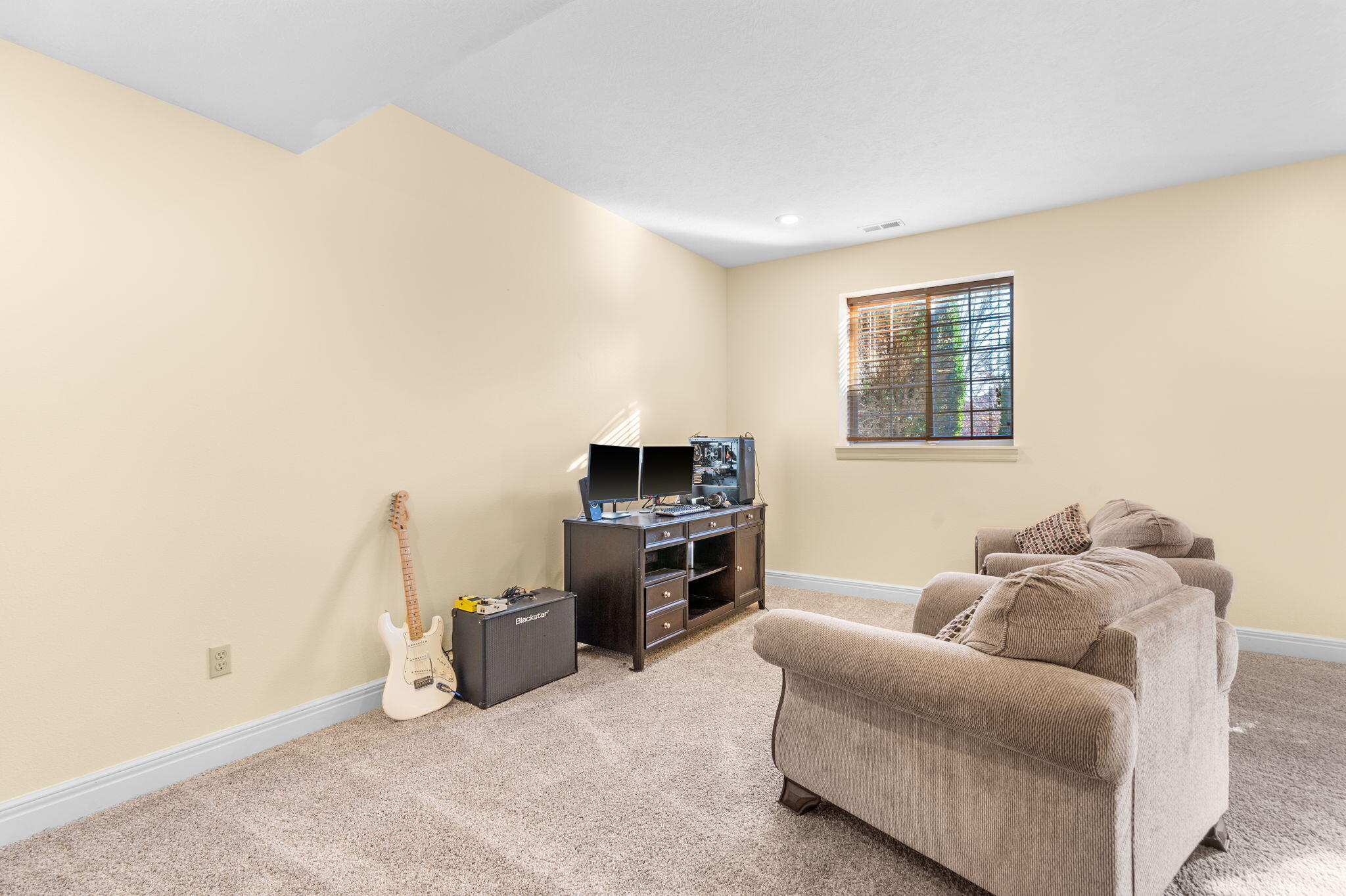 608 South Yellowwood Drive Property Photo 19