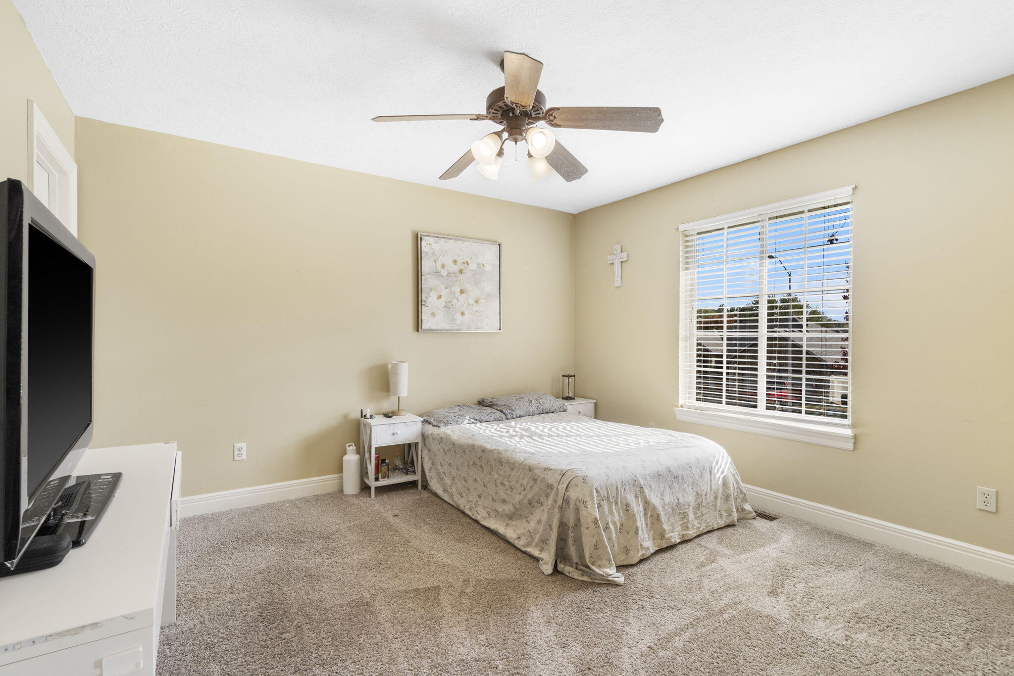 608 South Yellowwood Drive Property Photo 22