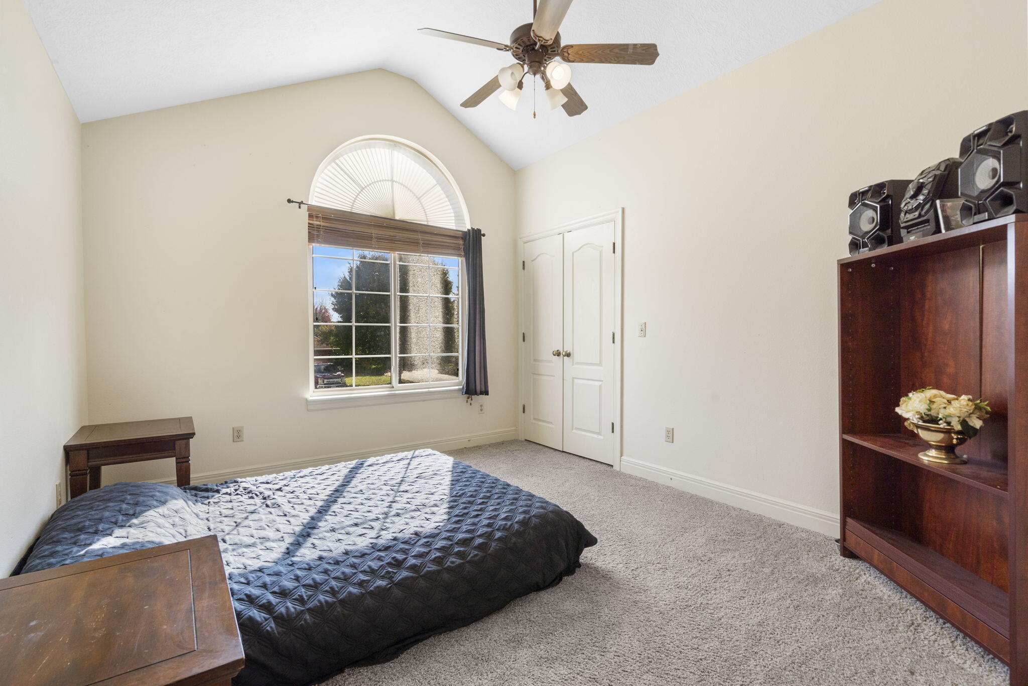 608 South Yellowwood Drive Property Photo 23