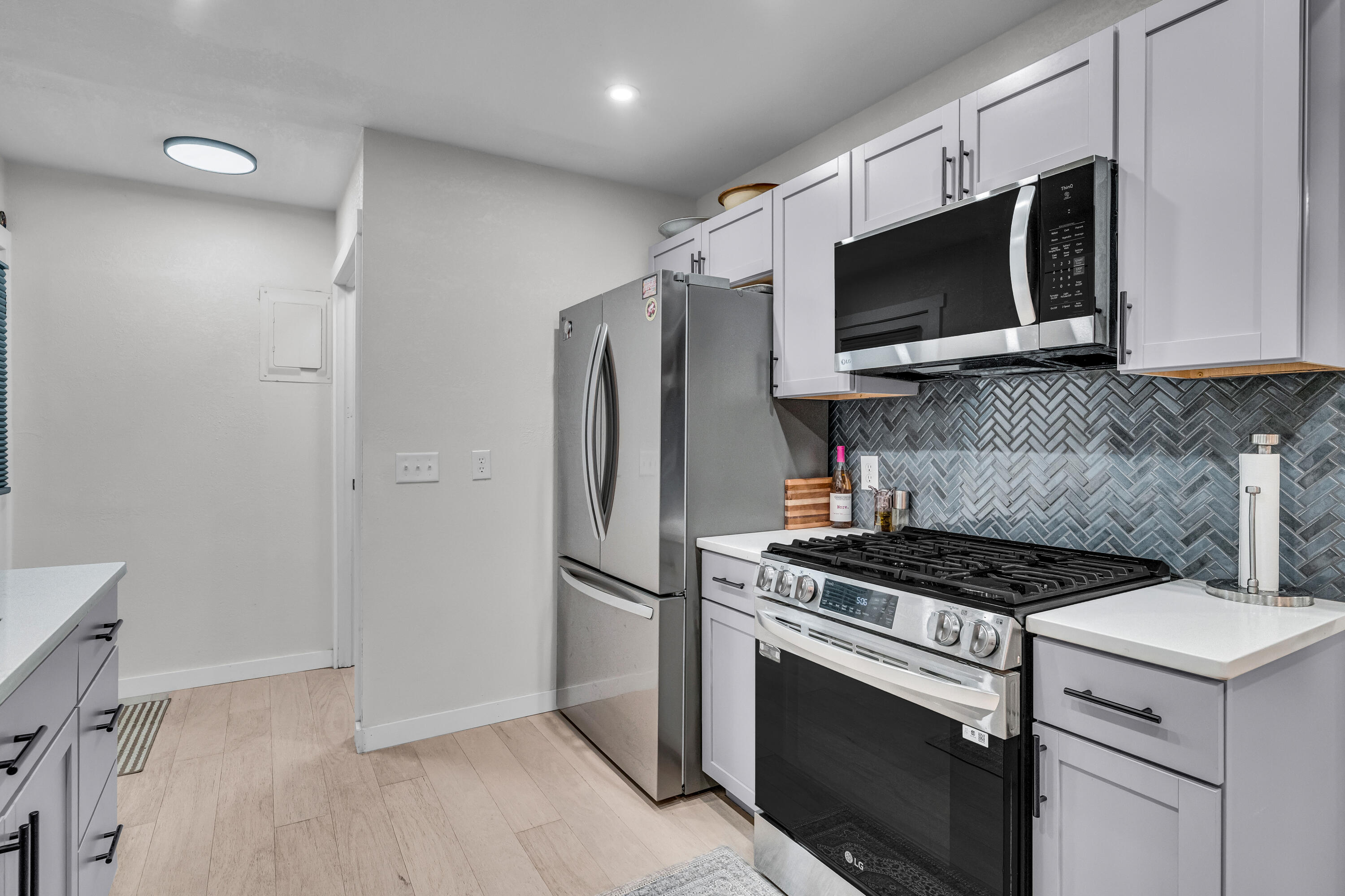 350 East Olden Street Property Photo 14