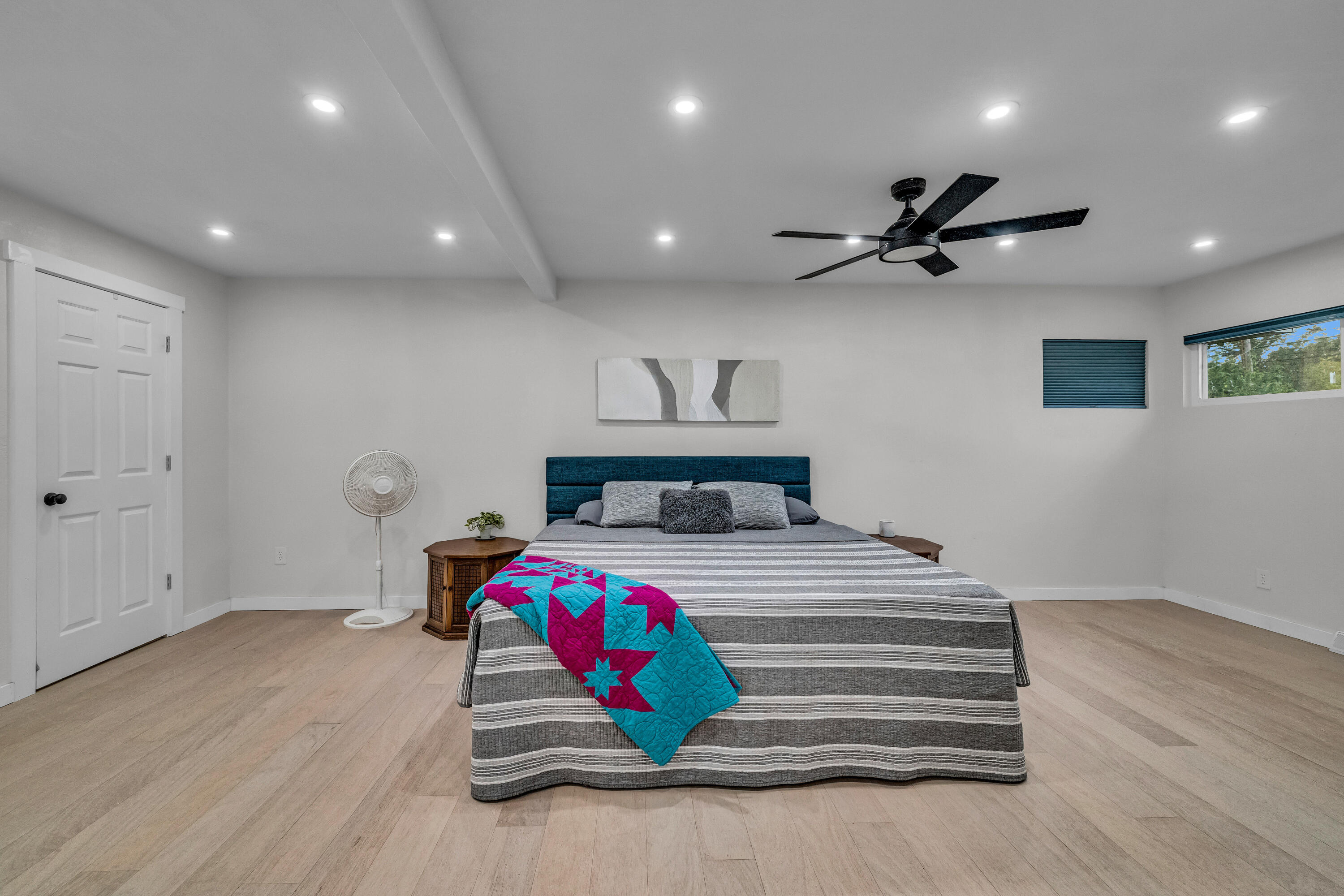 350 East Olden Street Property Photo 15