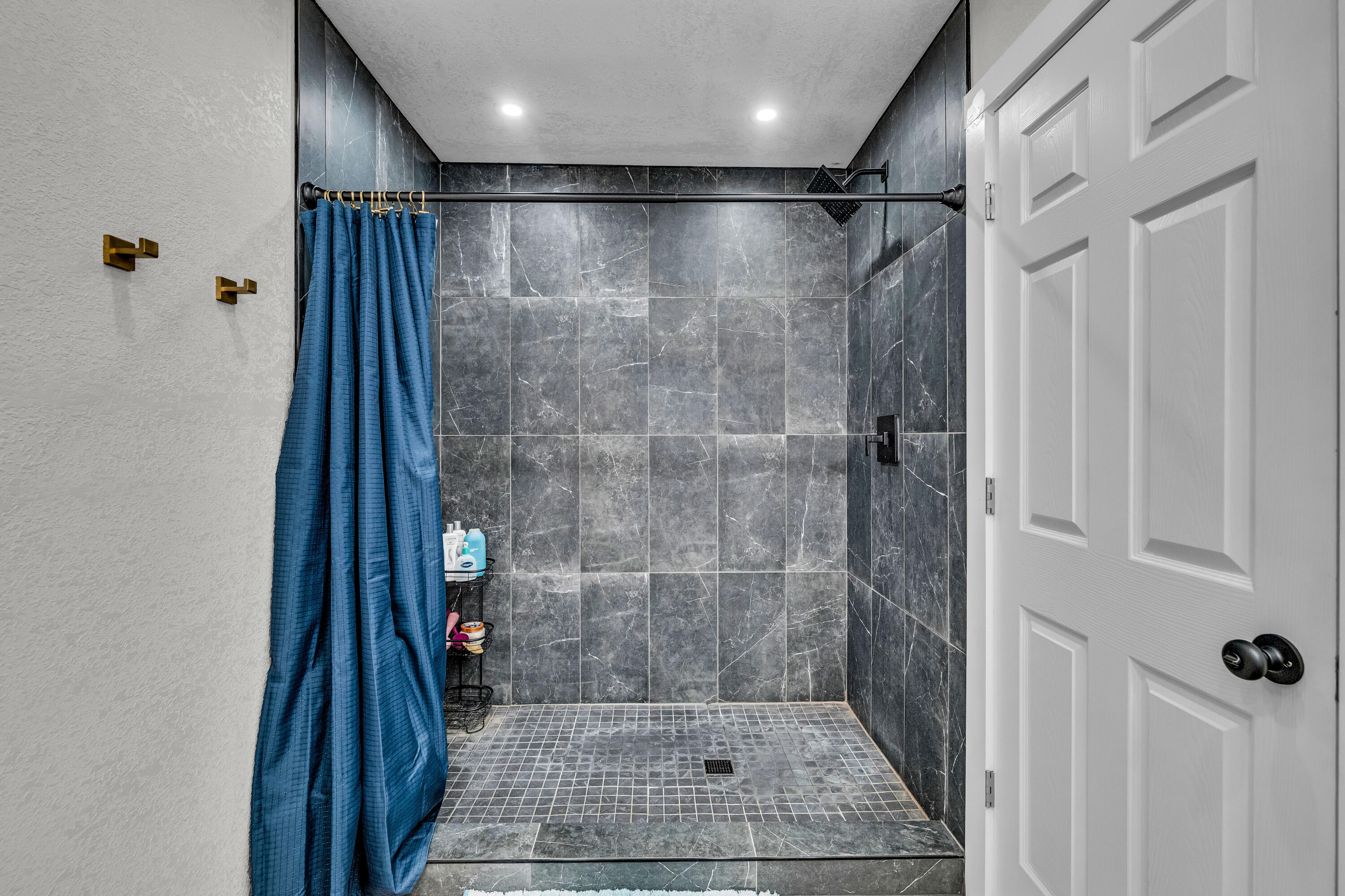 350 East Olden Street Property Photo 18