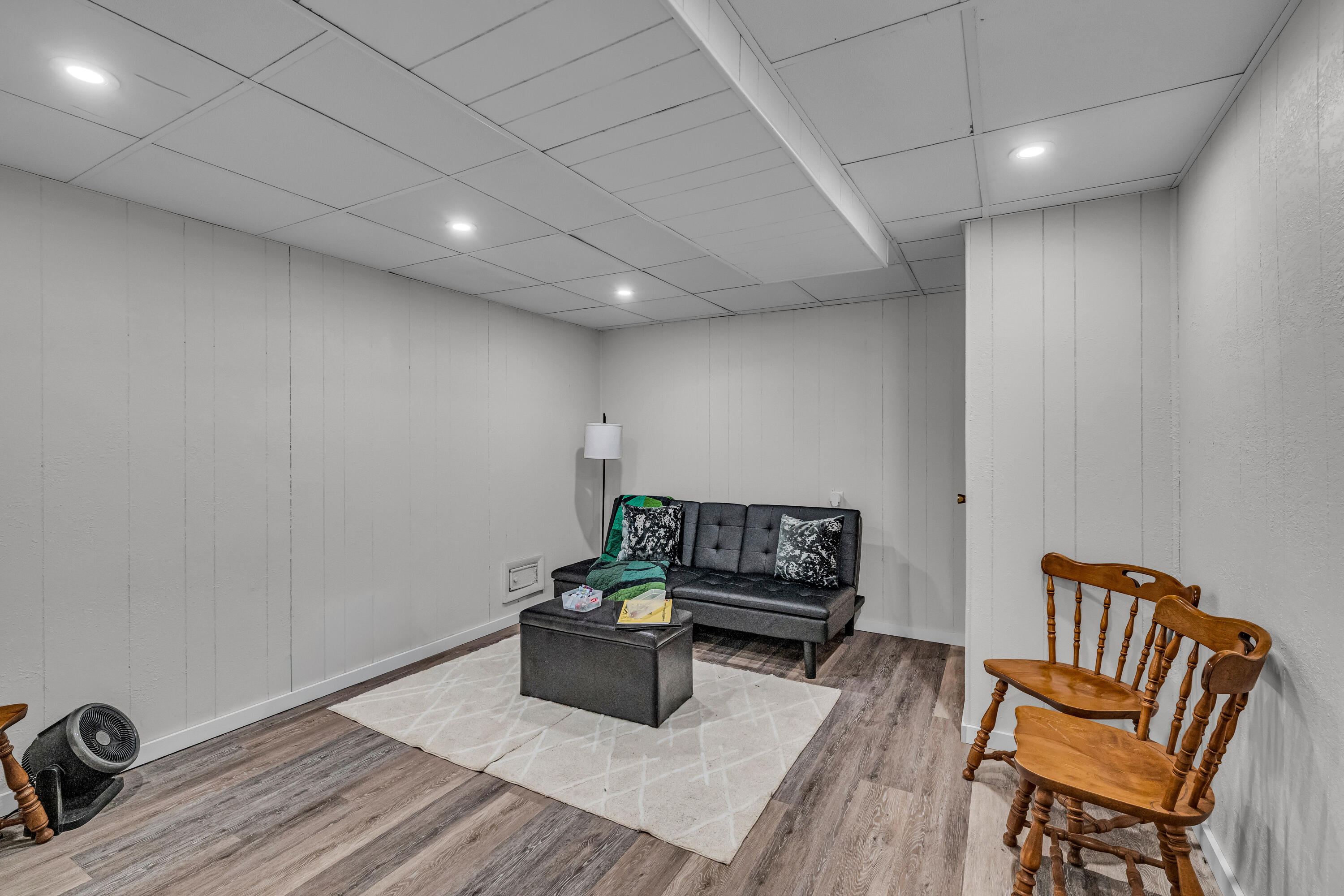 350 East Olden Street Property Photo 29