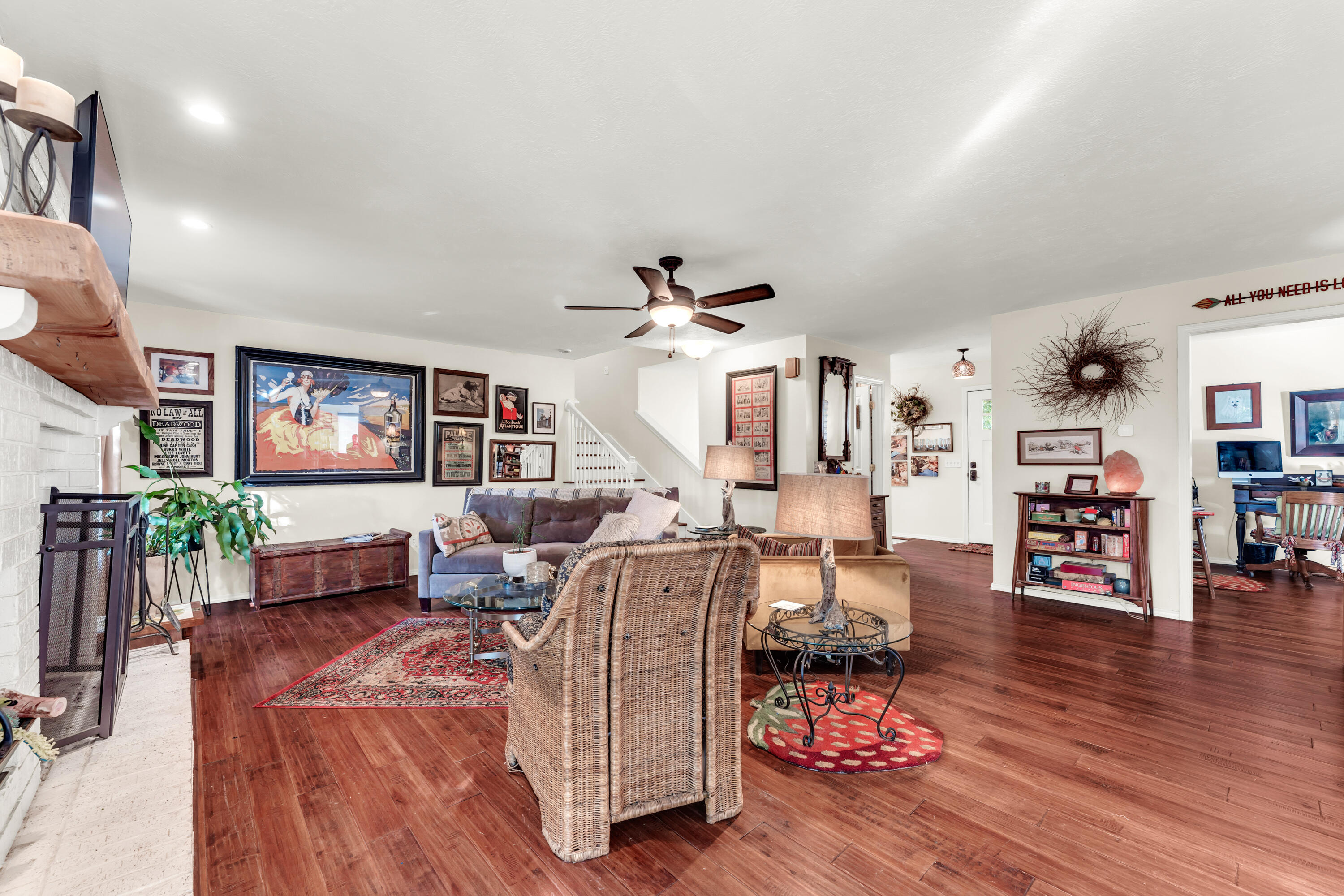 1036 East Manchester Drive Property Photo 6