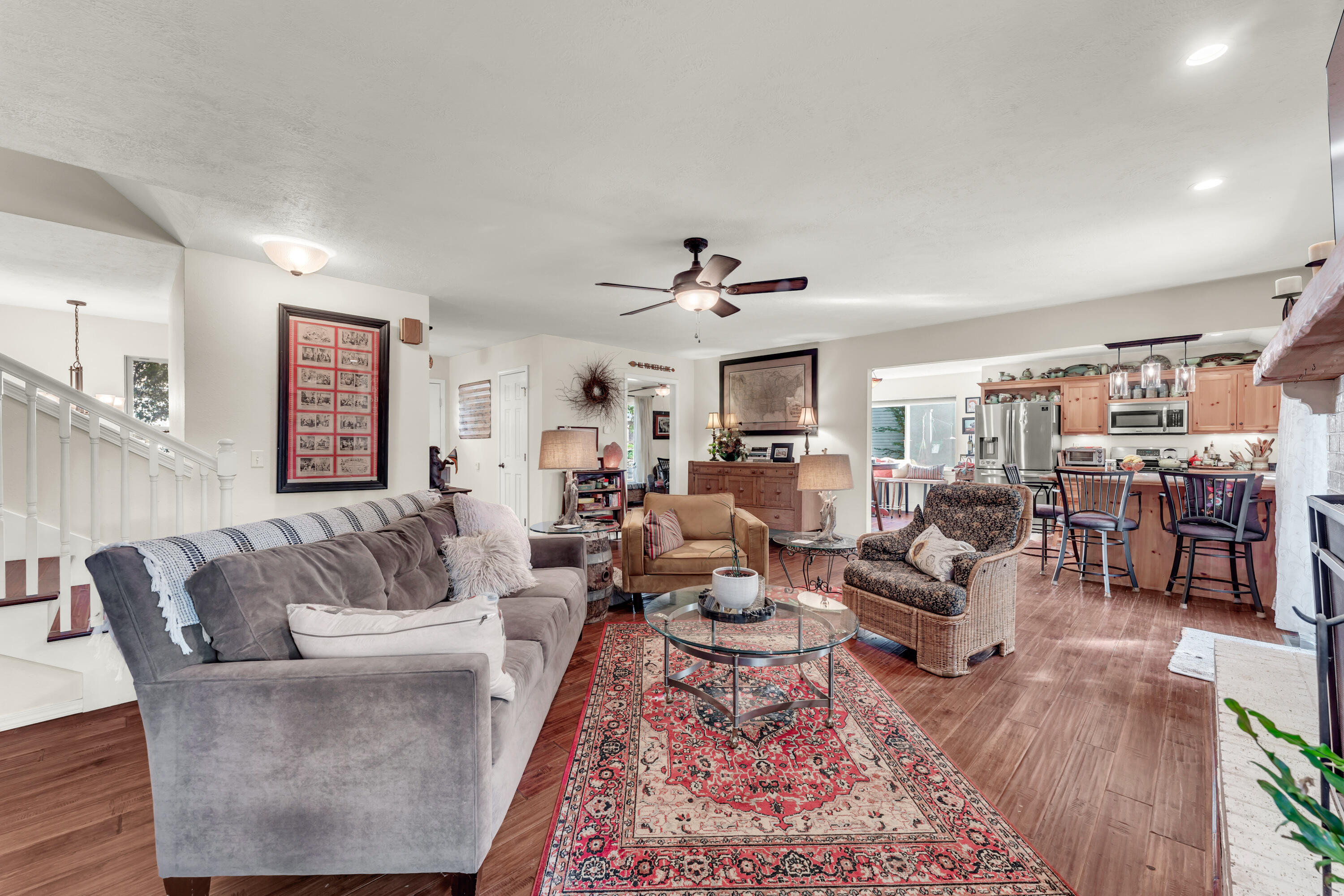 1036 East Manchester Drive Property Photo 8