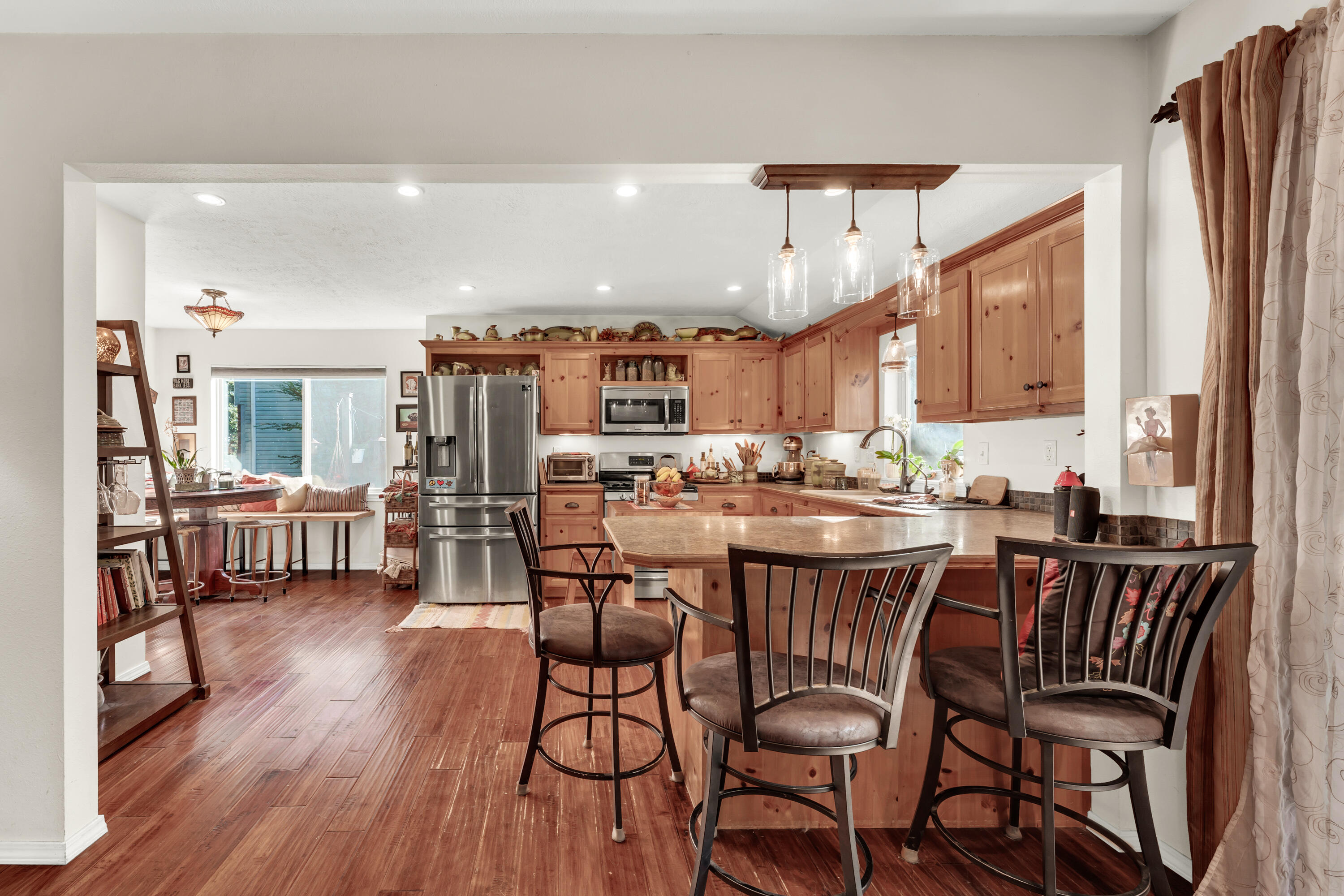 1036 East Manchester Drive Property Photo 9