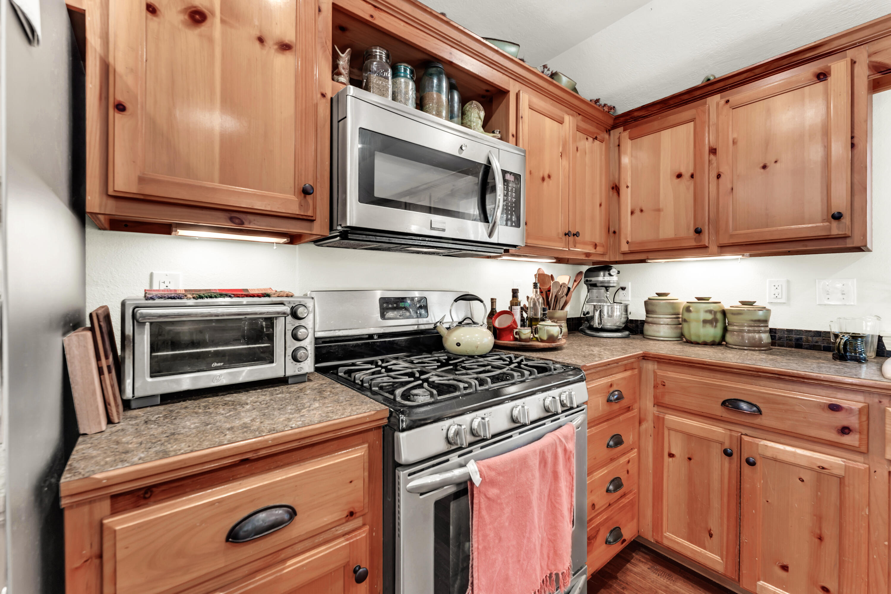 1036 East Manchester Drive Property Photo 12