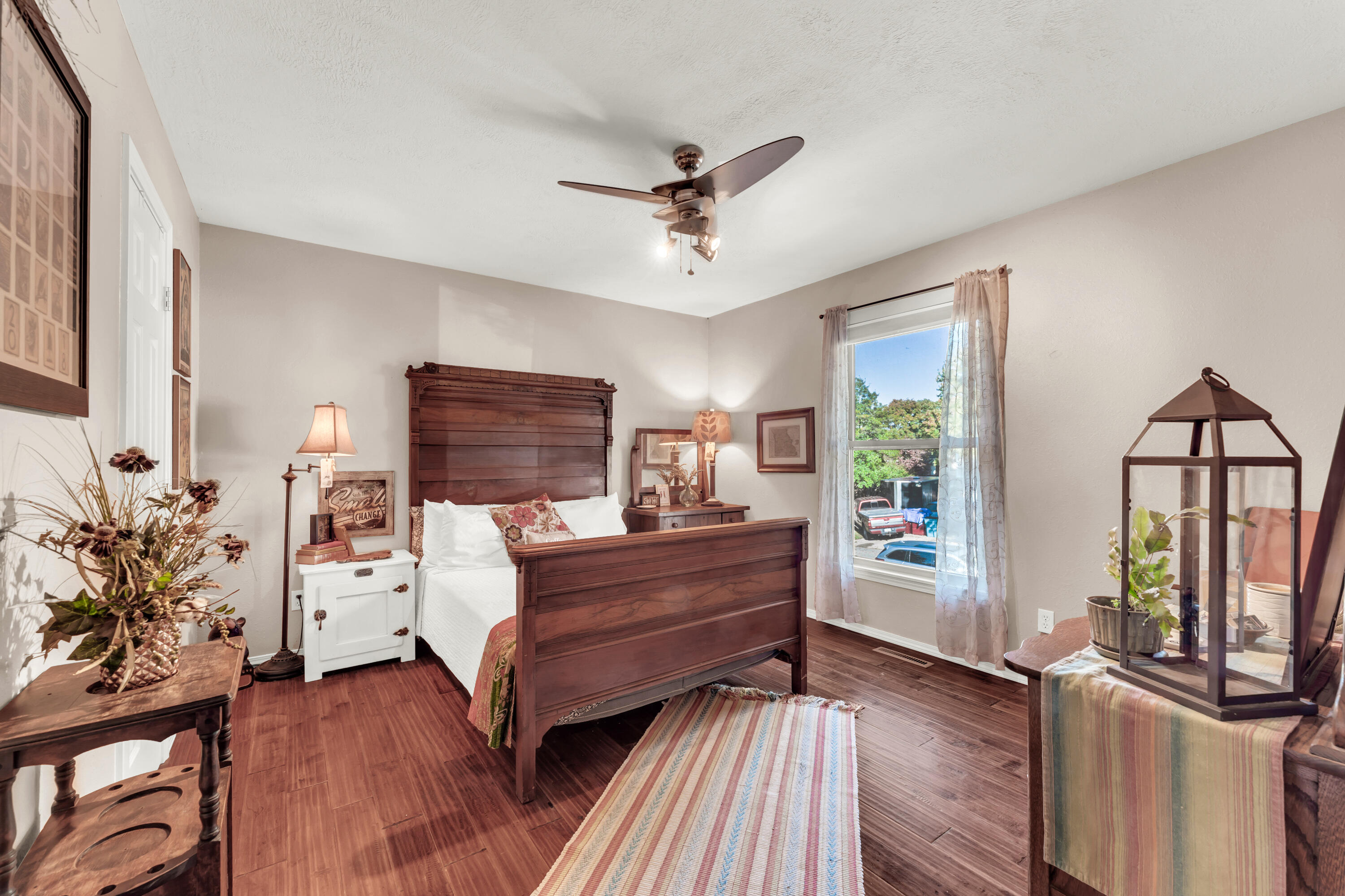 1036 East Manchester Drive Property Photo 20