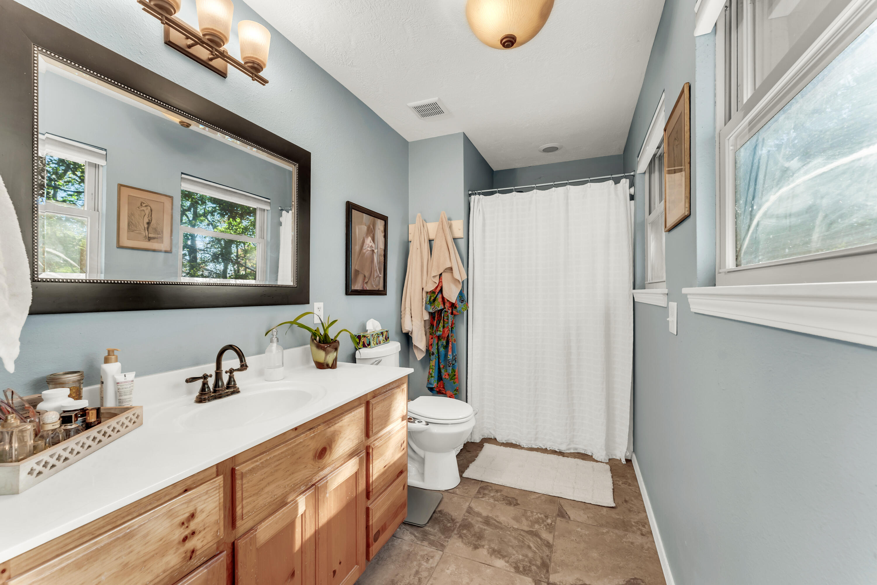 1036 East Manchester Drive Property Photo 23