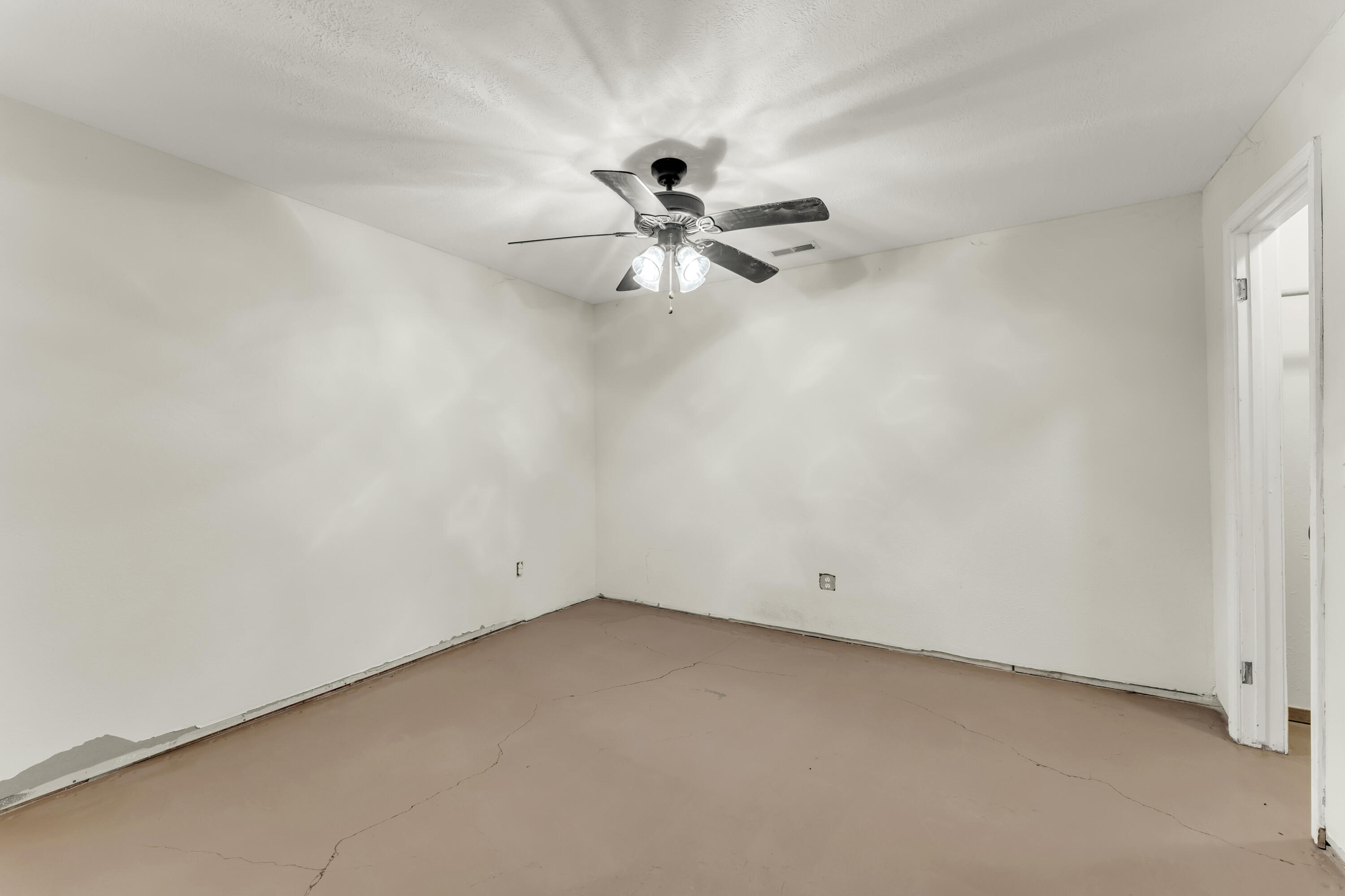 1036 East Manchester Drive Property Photo 30