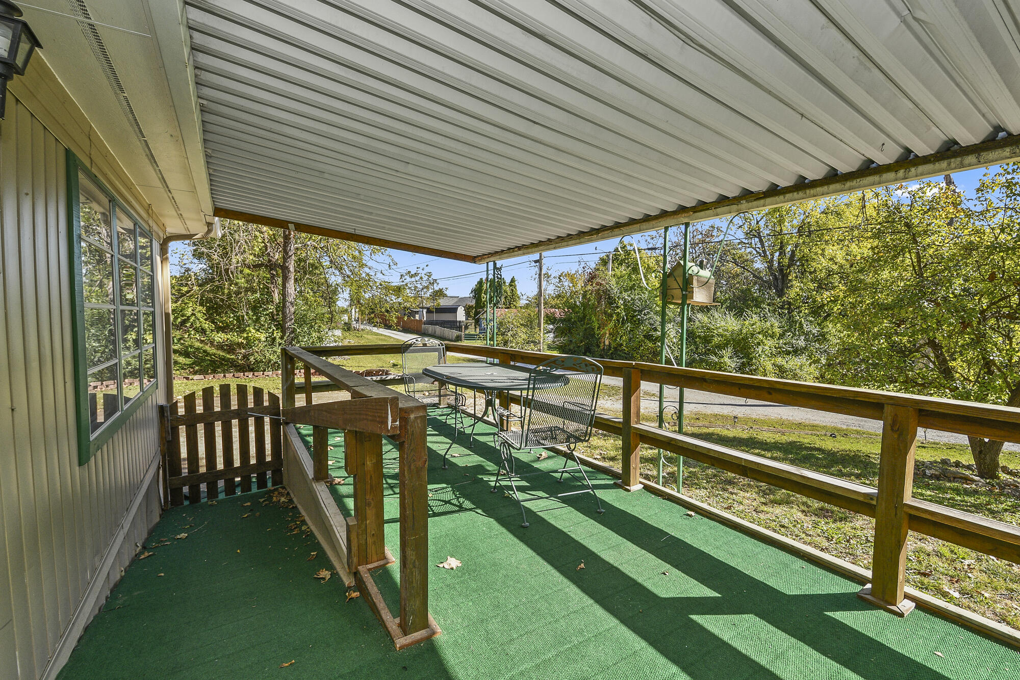 667 Henderson Street Property Photo 4