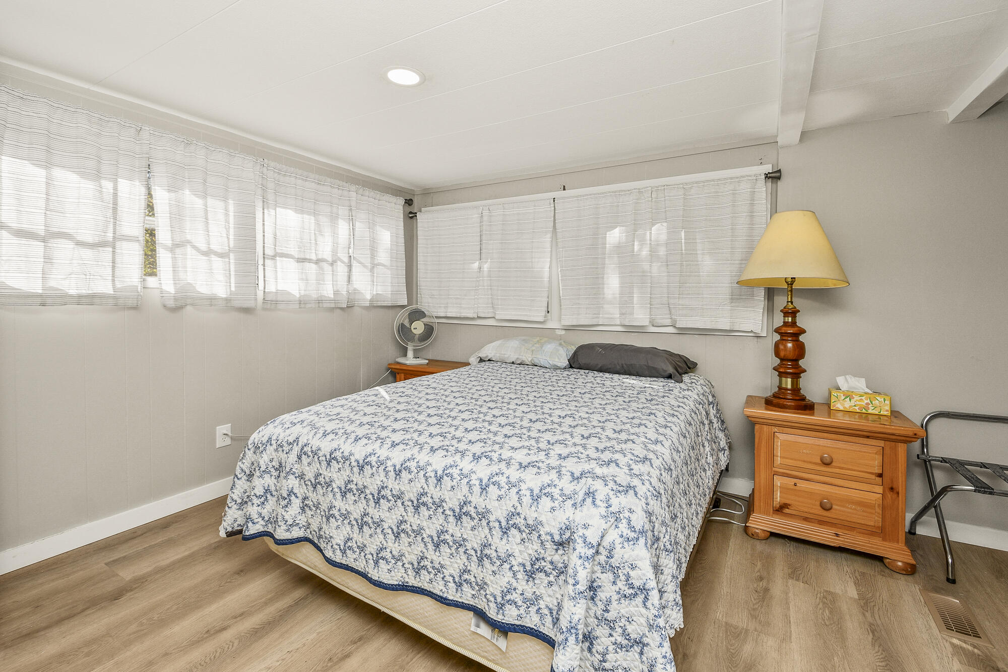 667 Henderson Street Property Photo 23