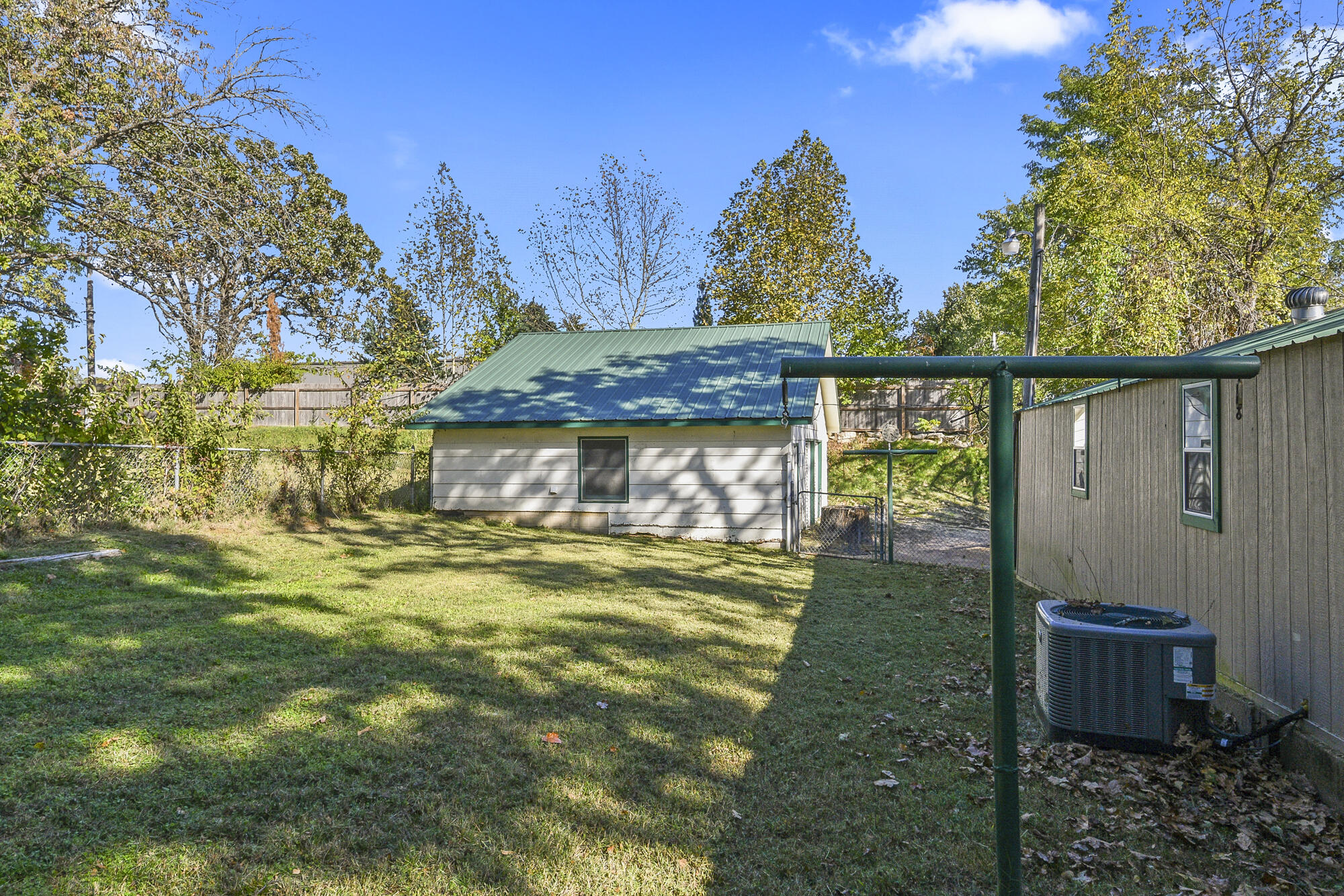 667 Henderson Street Property Photo 30