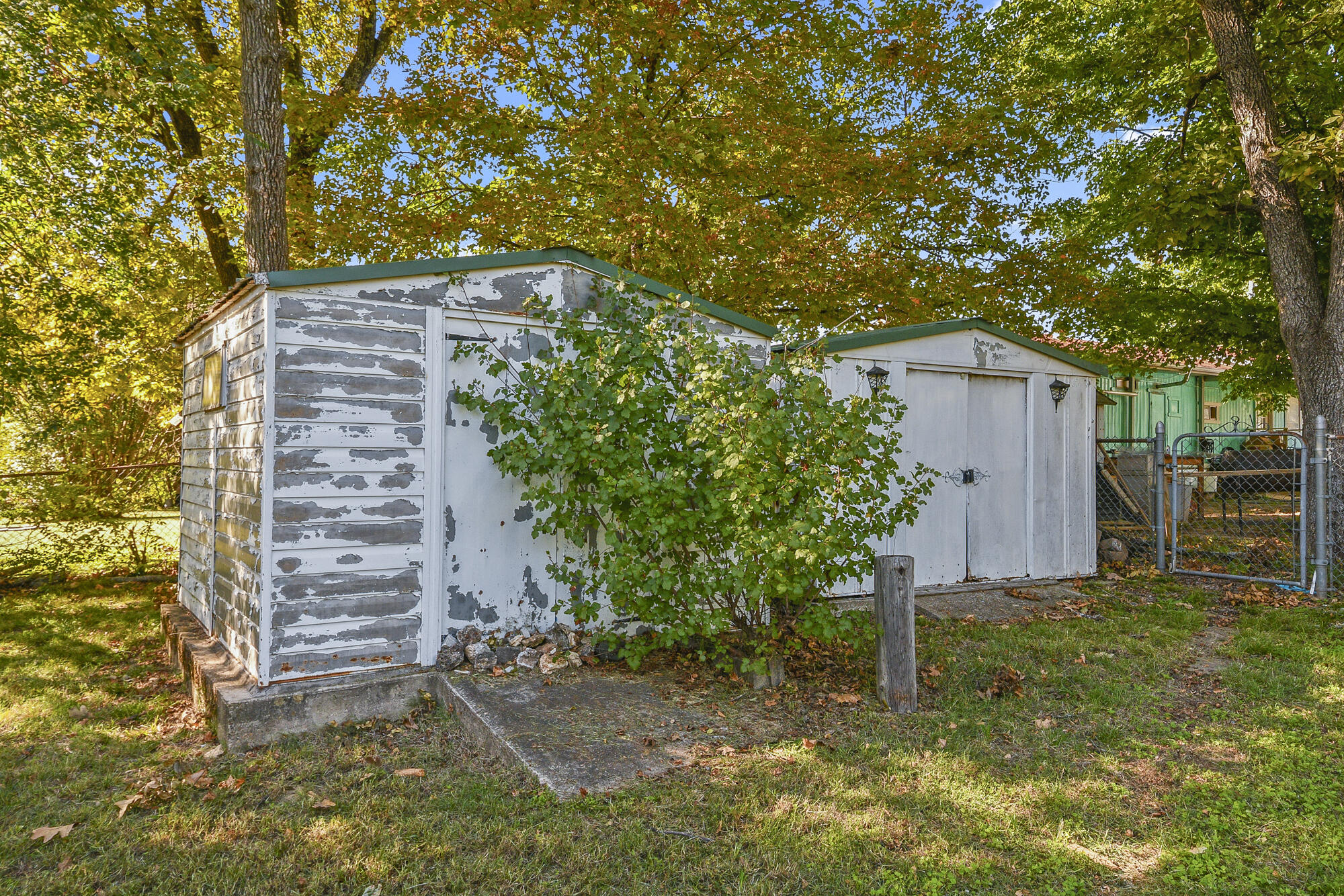 667 Henderson Street Property Photo 32