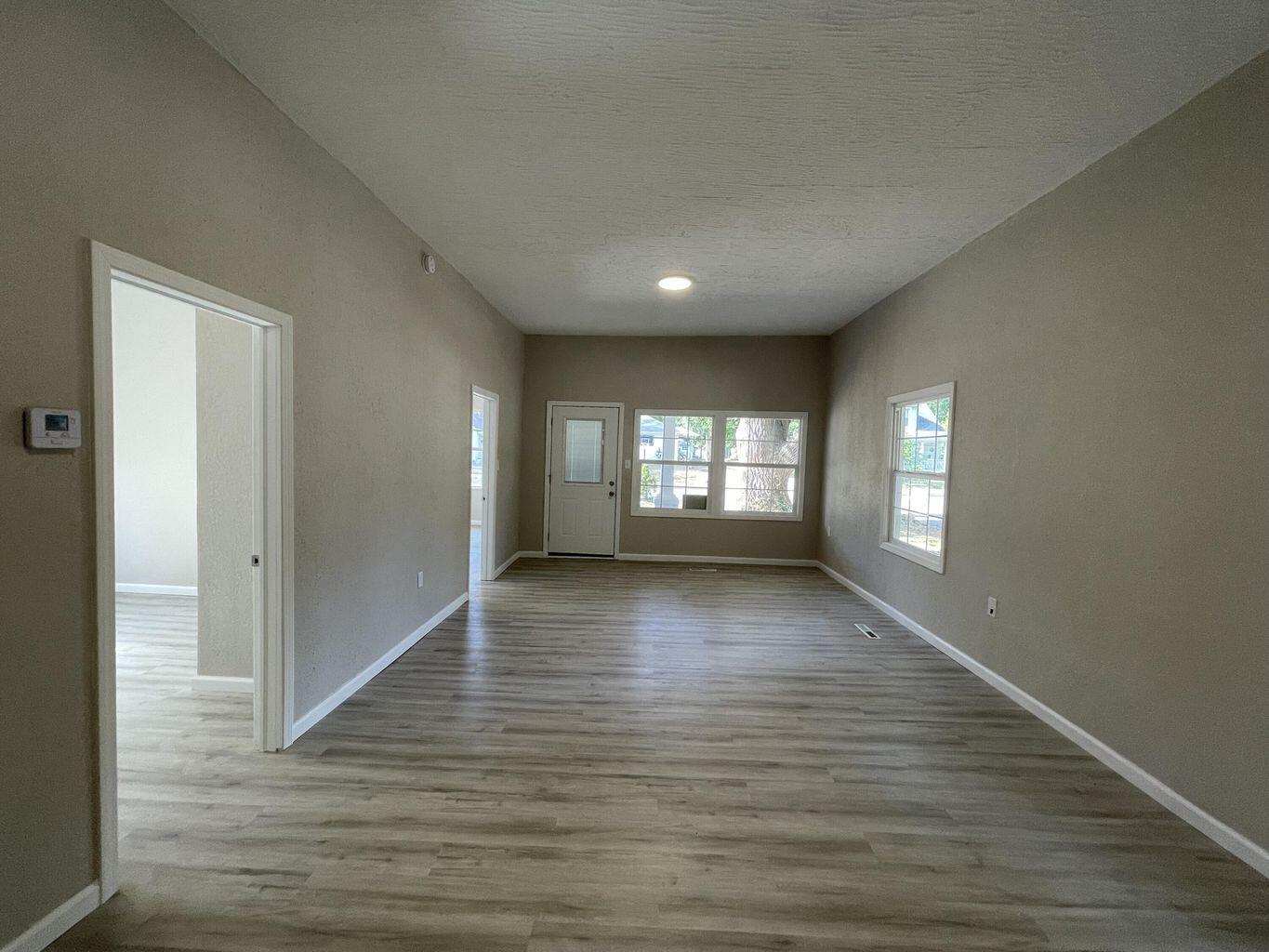 824 West Elm Street Property Photo 3