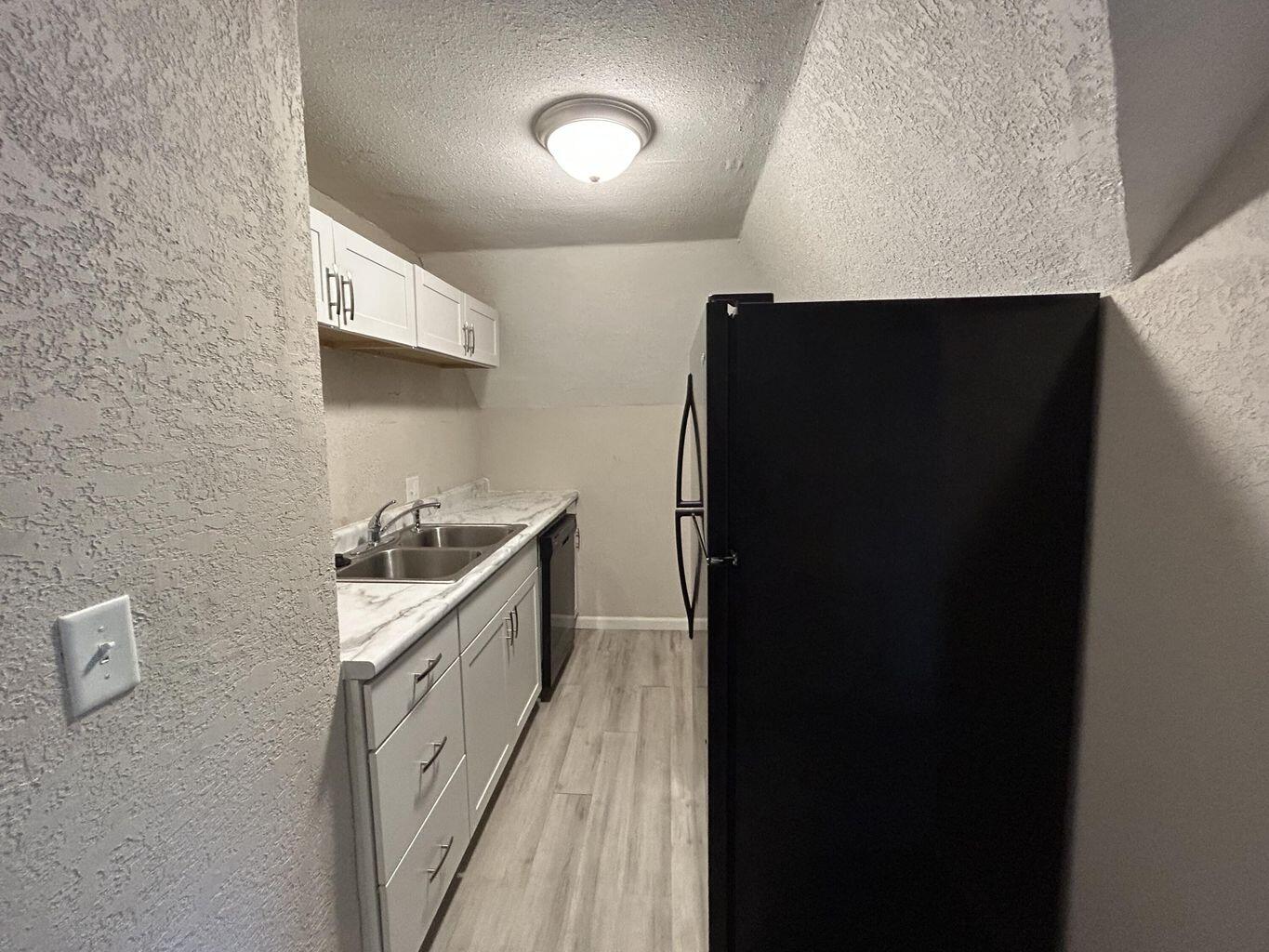 824 West Elm Street Property Photo 13