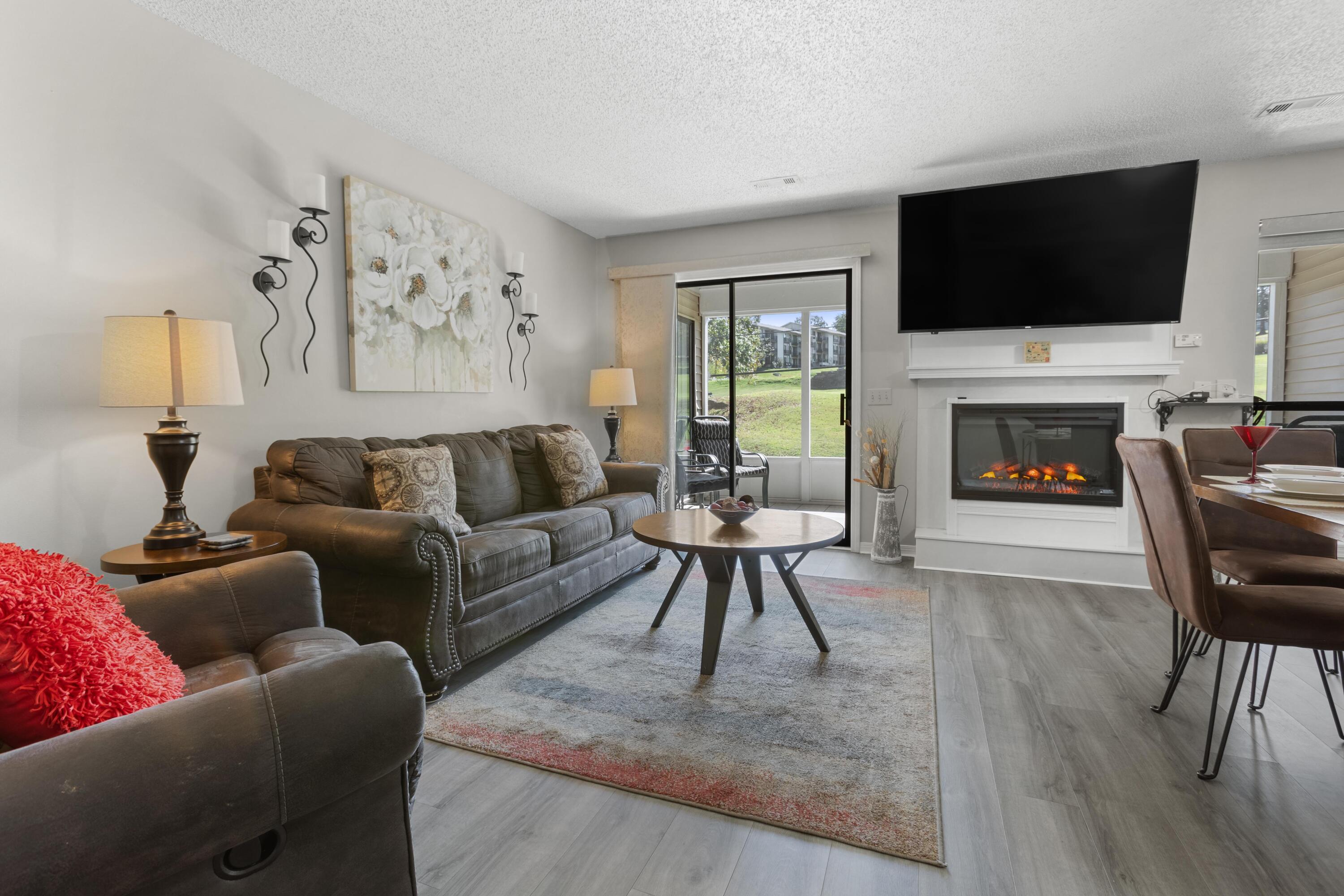 302 Turnberry Drive Property Photo 4