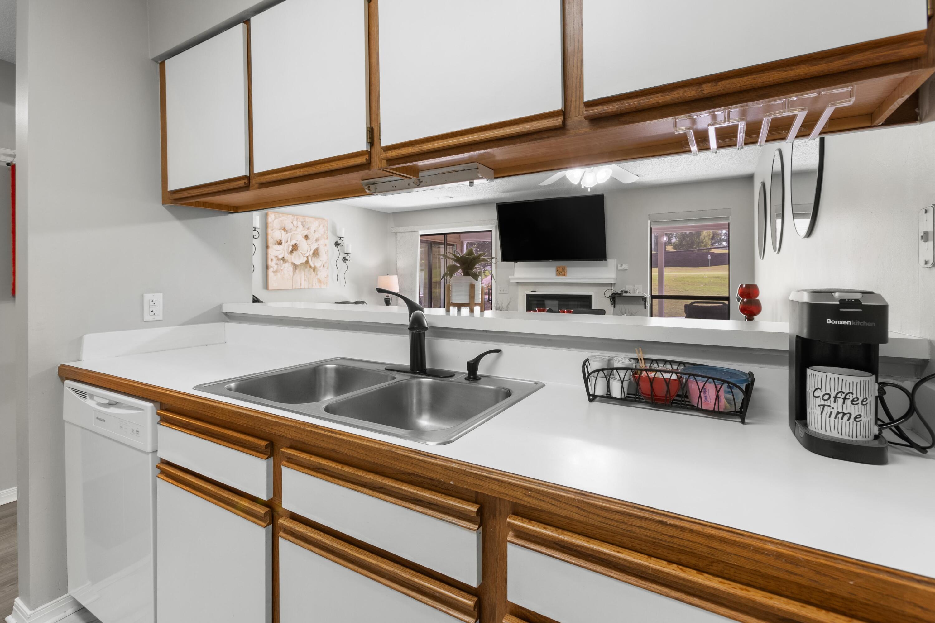 302 Turnberry Drive Property Photo 10