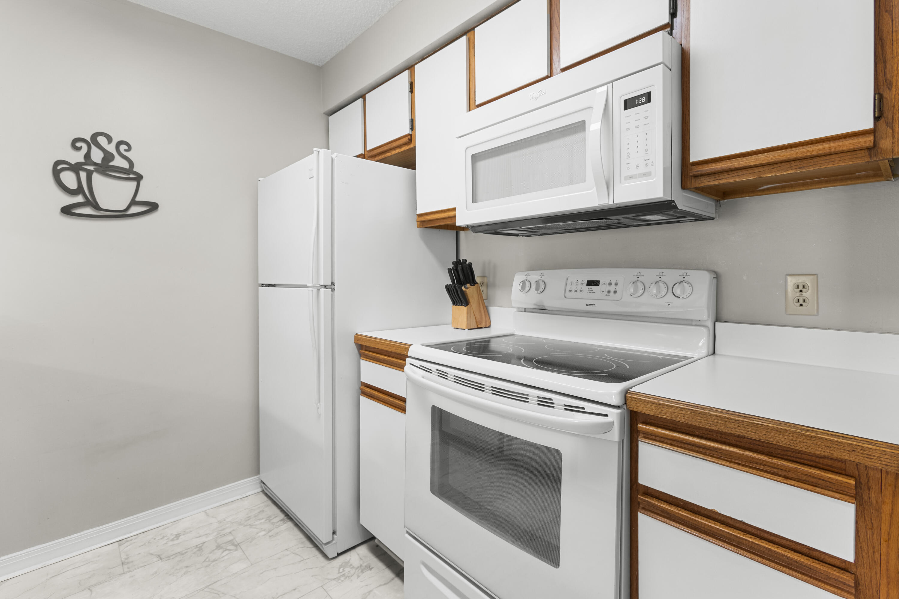 302 Turnberry Drive Property Photo 12