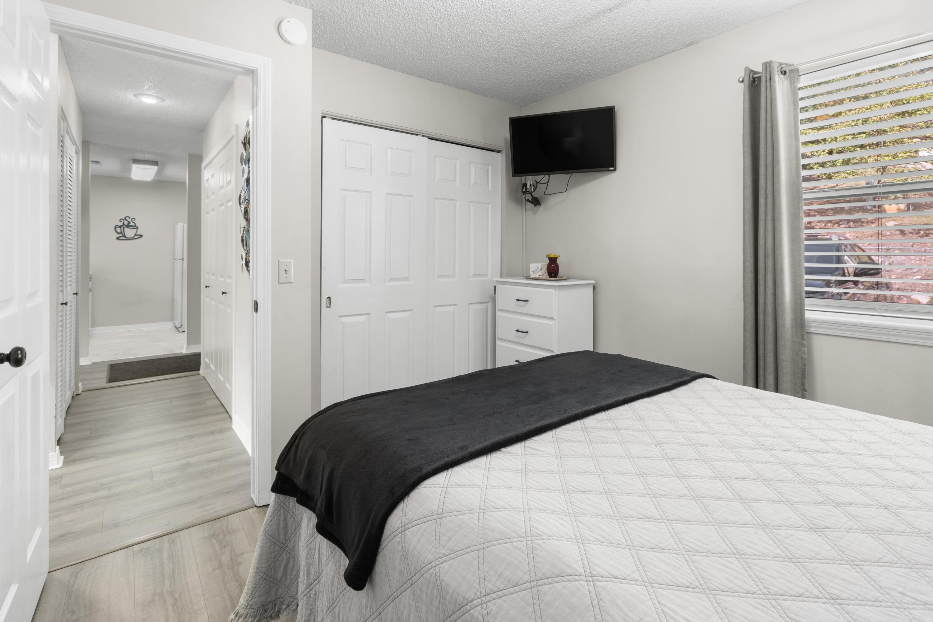 302 Turnberry Drive Property Photo 14