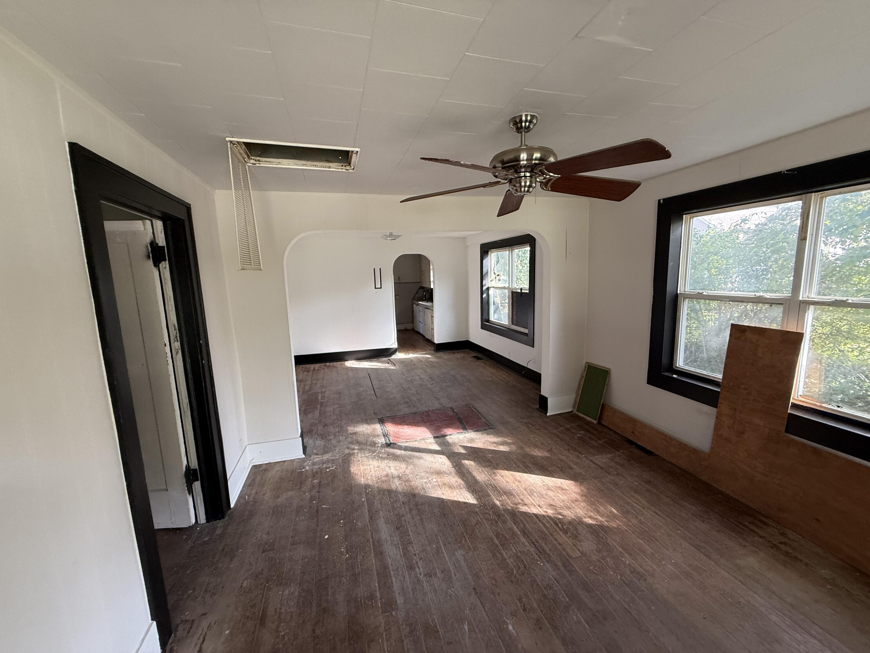 1460 South Jefferson Avenue Property Photo 5