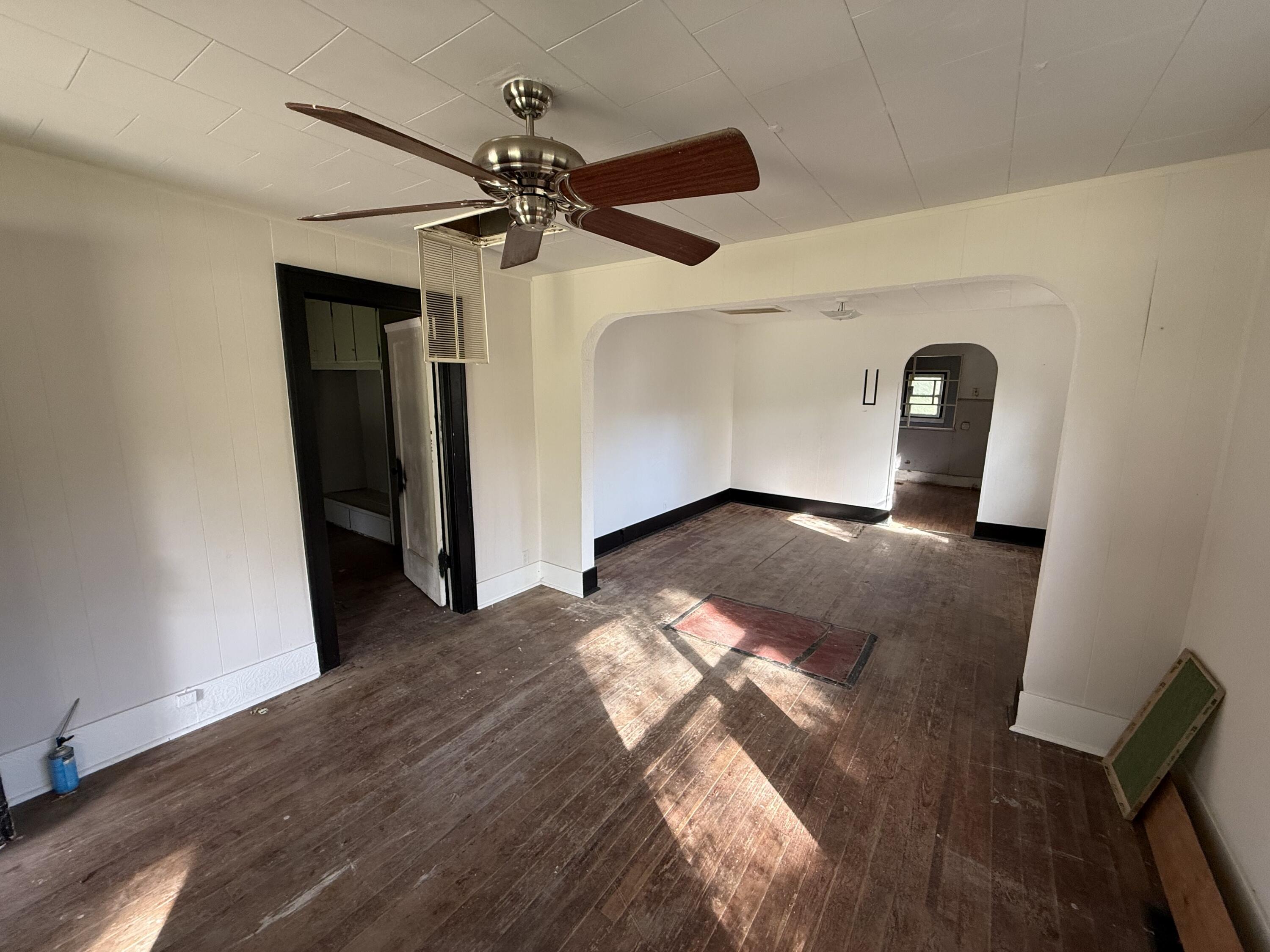 1460 South Jefferson Avenue Property Photo 6