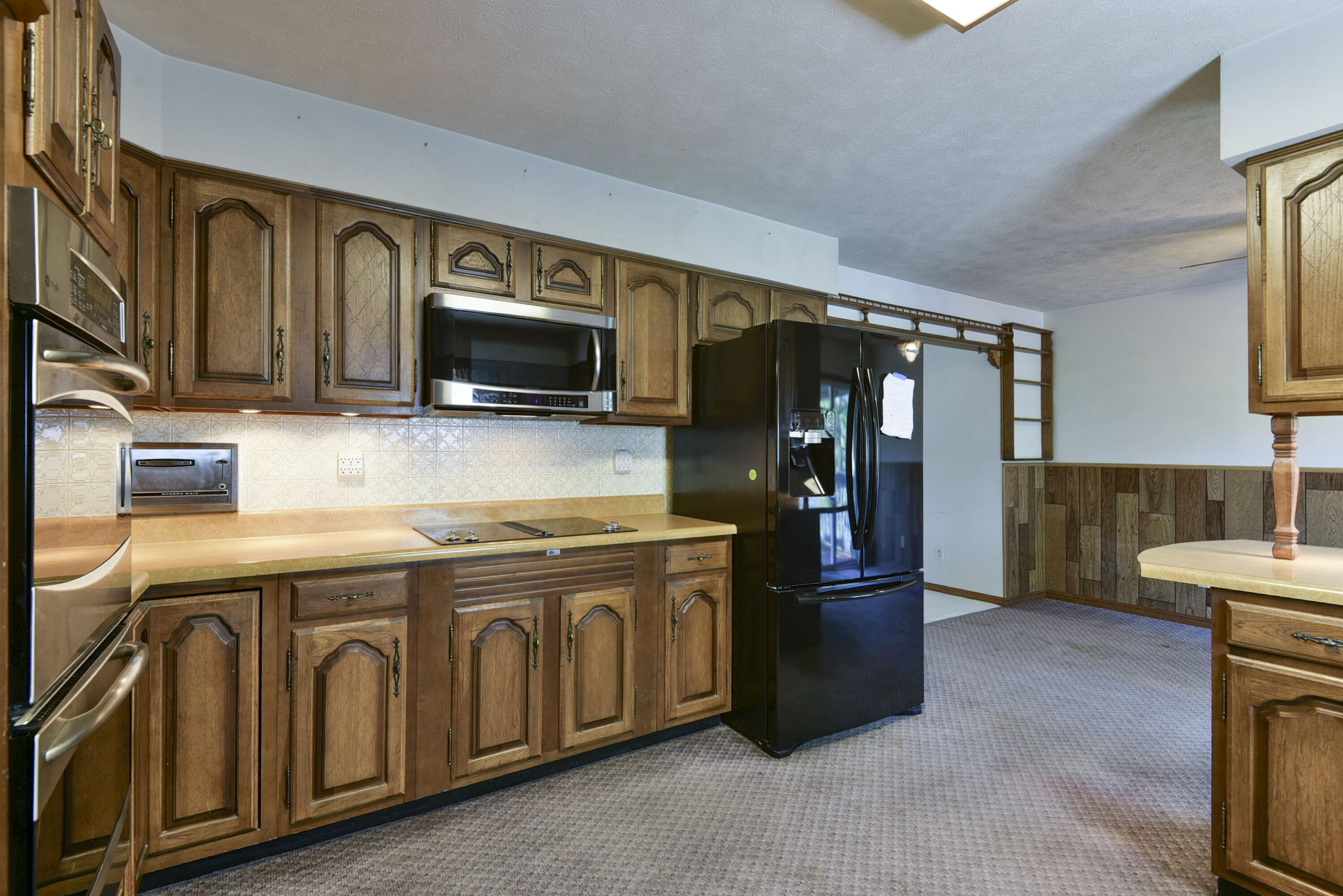 421 Newport Drive Property Photo 5