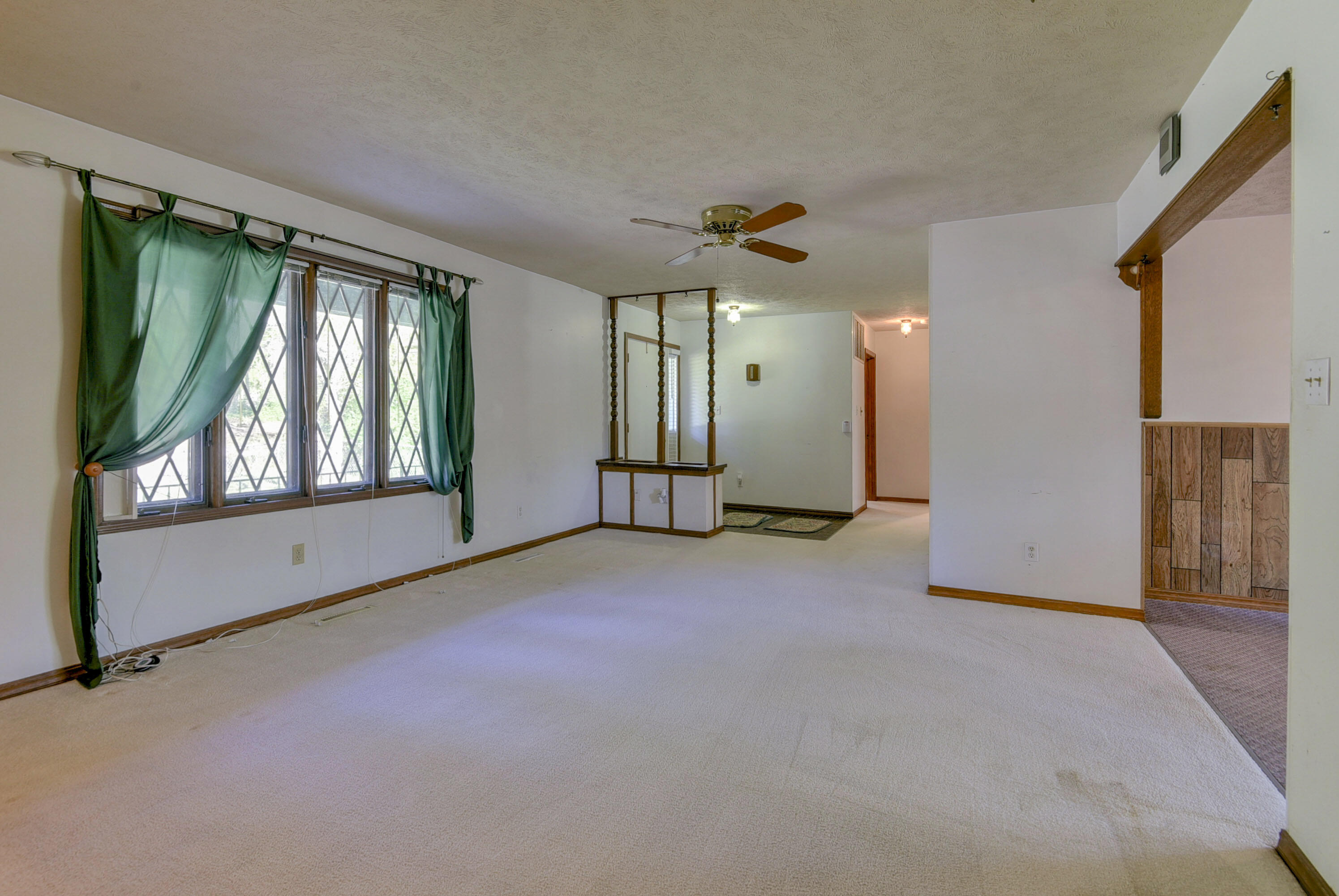 421 Newport Drive Property Photo 10