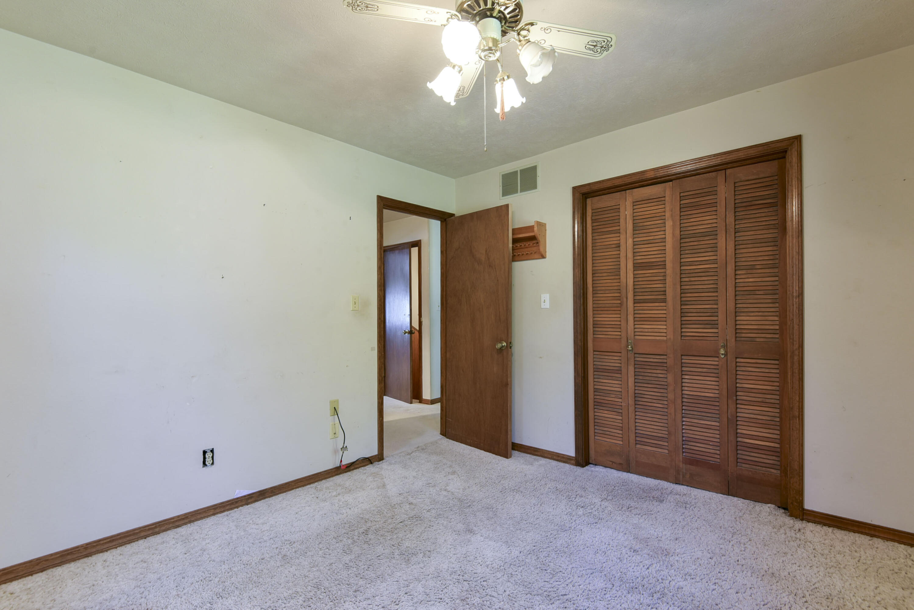 421 Newport Drive Property Photo 14