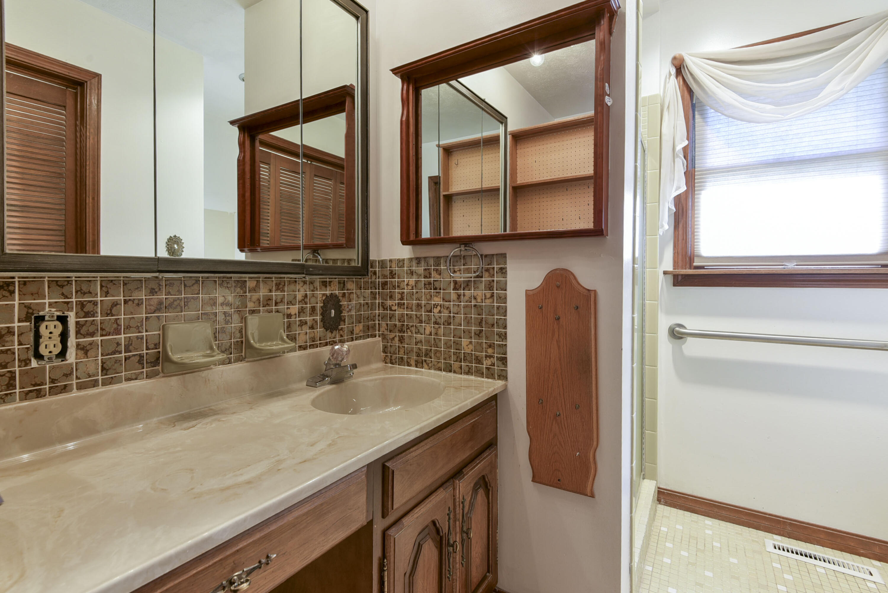 421 Newport Drive Property Photo 16