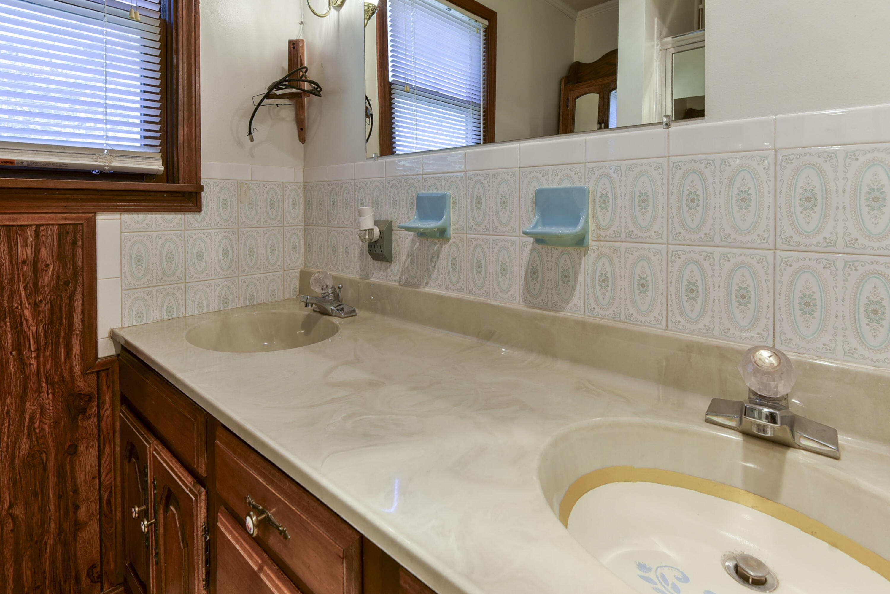 421 Newport Drive Property Photo 20