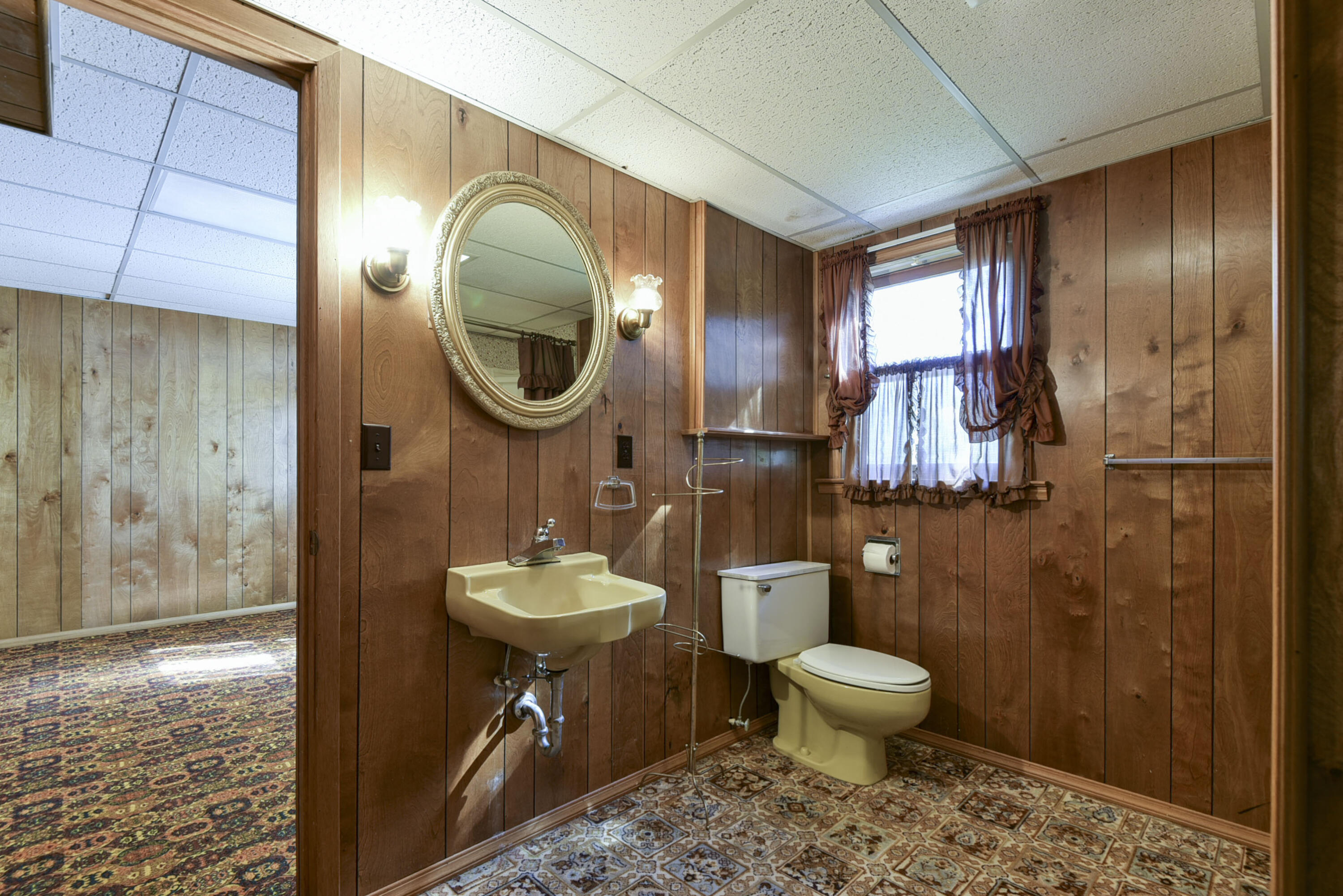 421 Newport Drive Property Photo 24