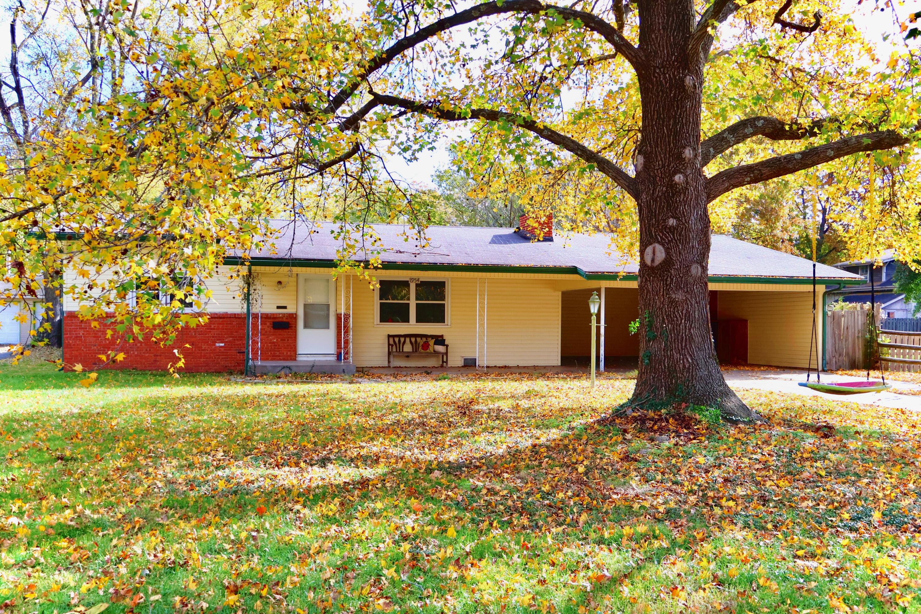 1954 South Dollison Avenue Property Photo 1