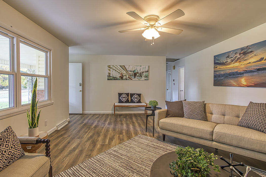 1954 South Dollison Avenue Property Photo 2