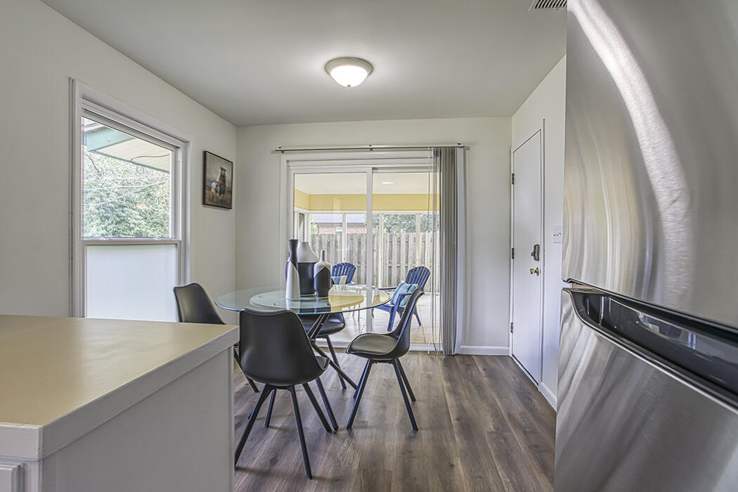 1954 South Dollison Avenue Property Photo 8