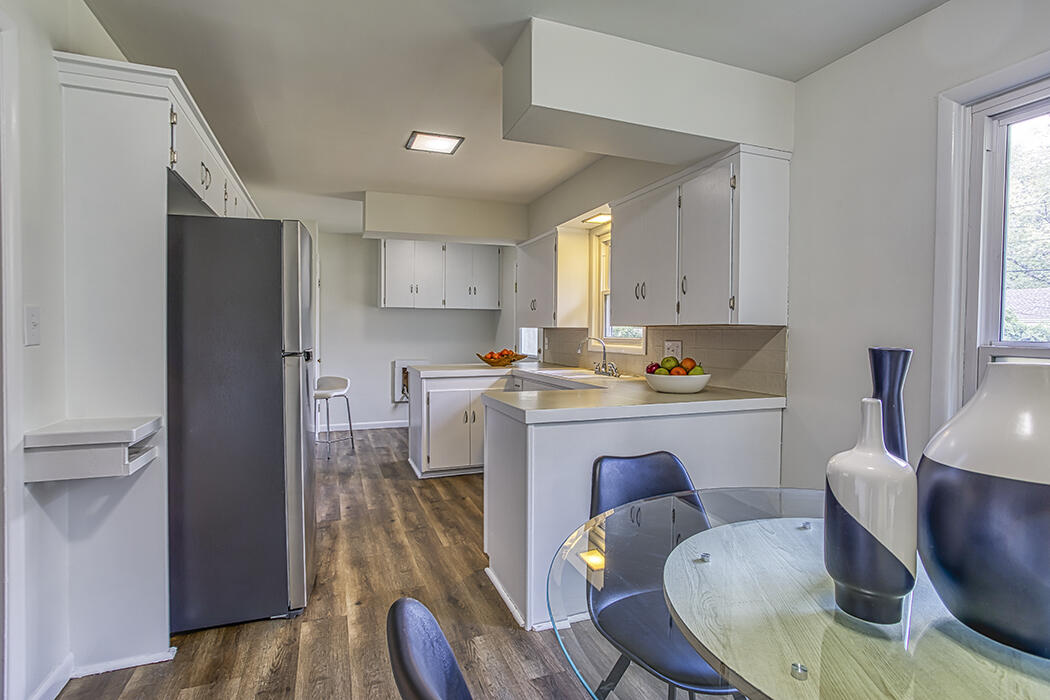 1954 South Dollison Avenue Property Photo 9