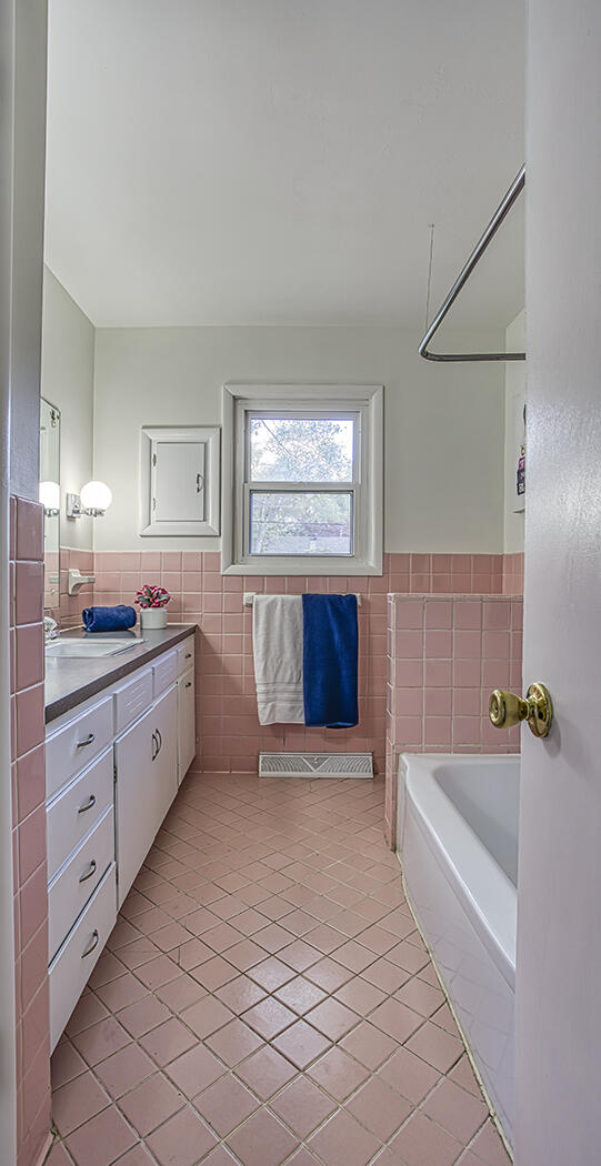 1954 South Dollison Avenue Property Photo 17