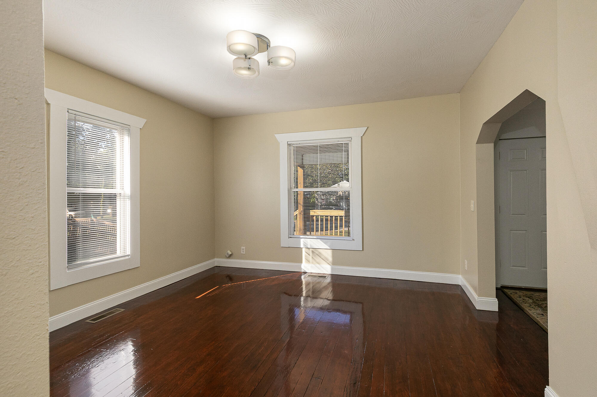 1902 North Missouri Avenue Property Photo 6