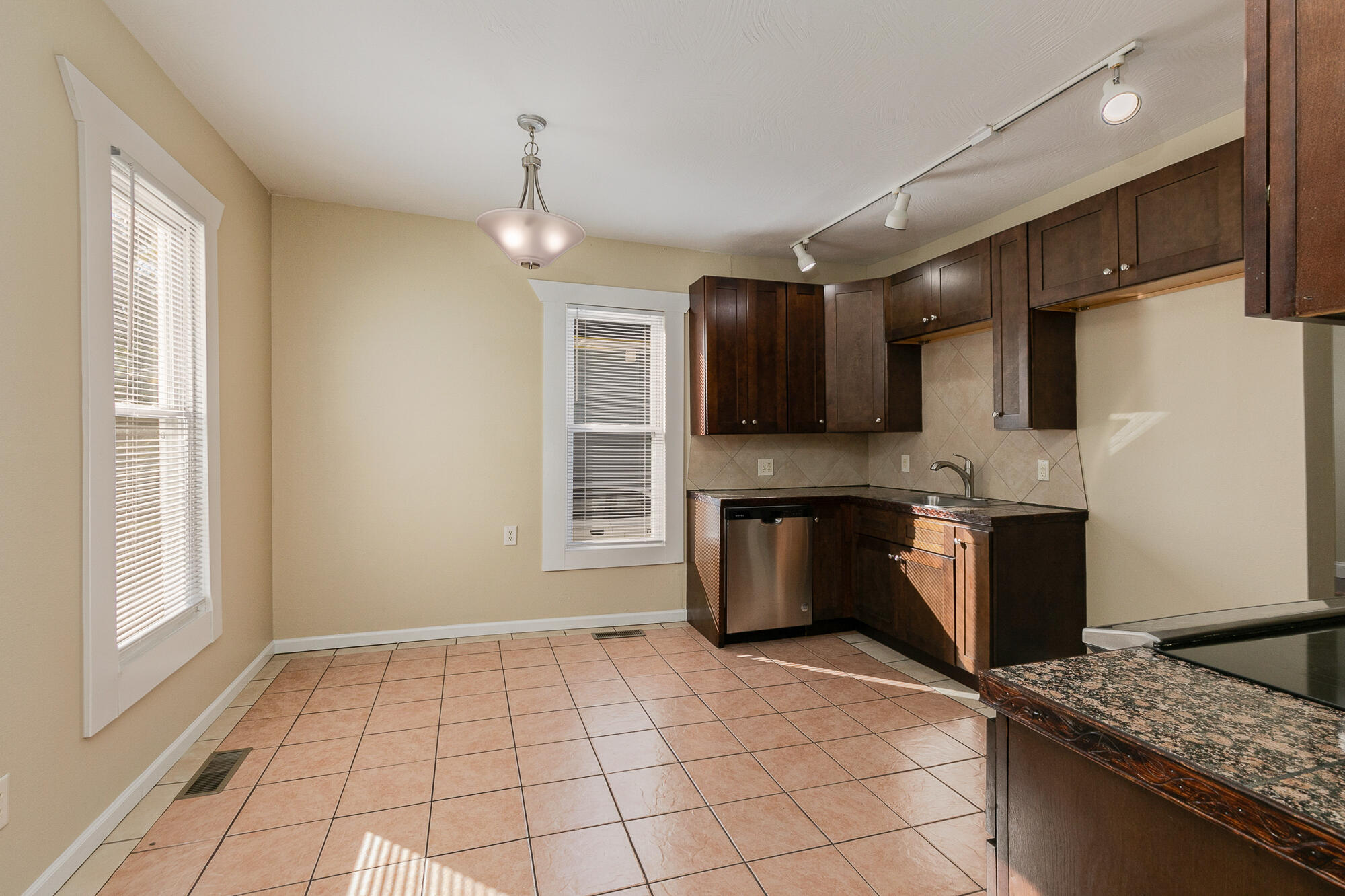 1902 North Missouri Avenue Property Photo 11