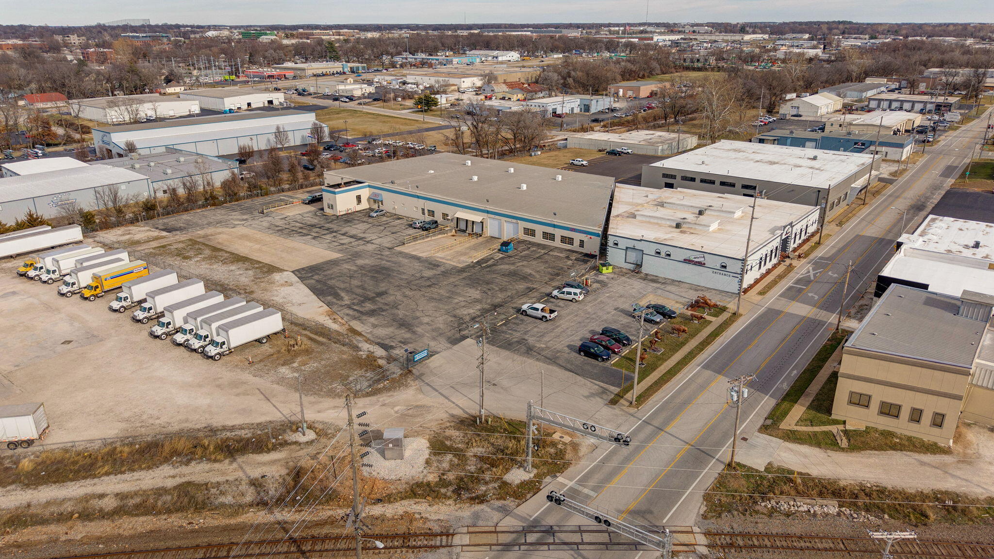 1325 East Trafficway Street Property Photo 8