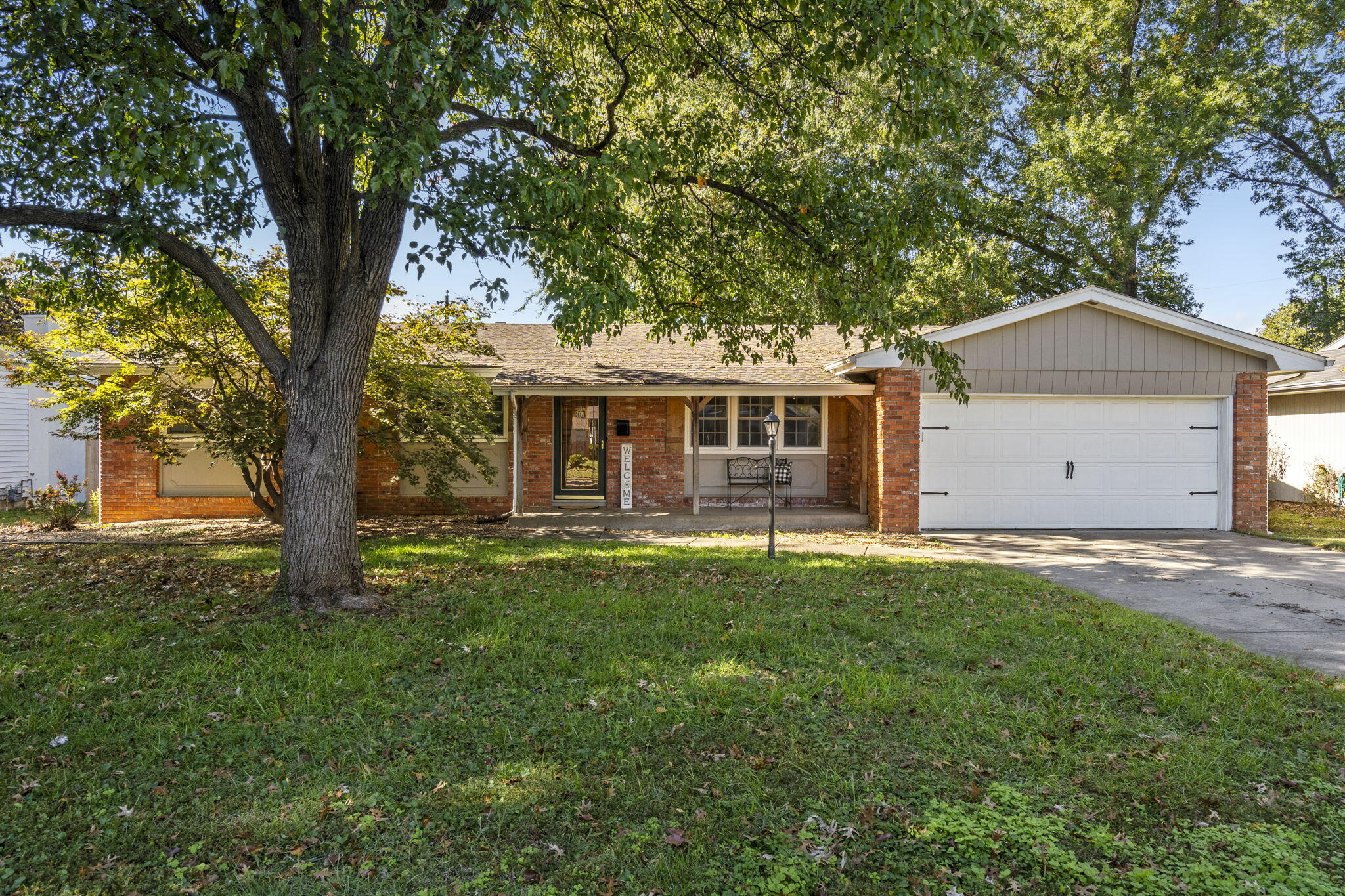 2405 South Rogers Avenue Property Photo 1