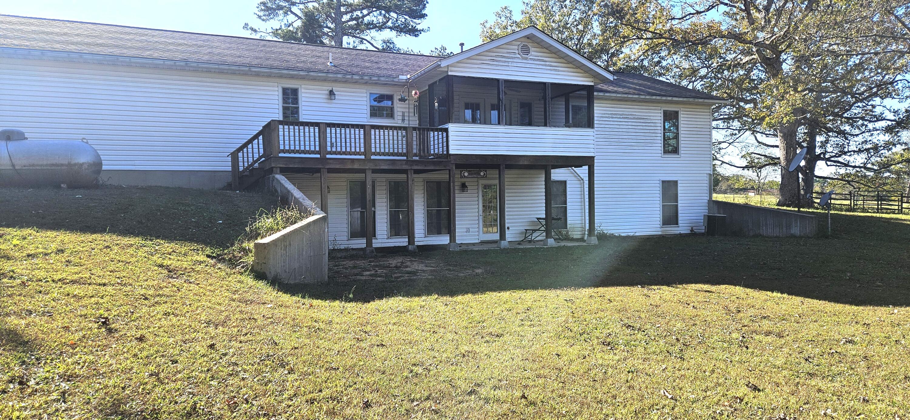 205 County Road 6550 Property Photo 10