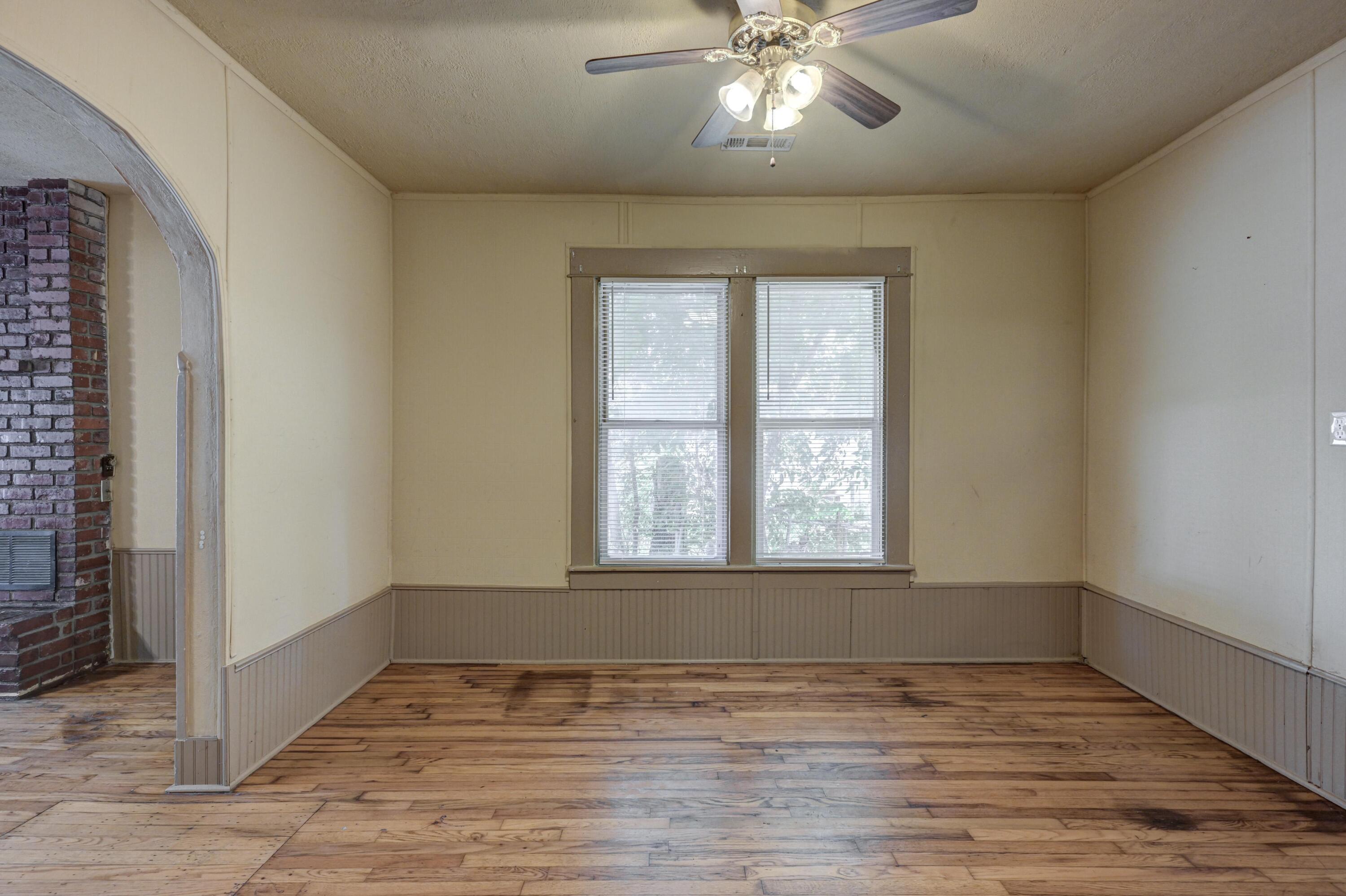 723 South Indiana Avenue Property Photo 11