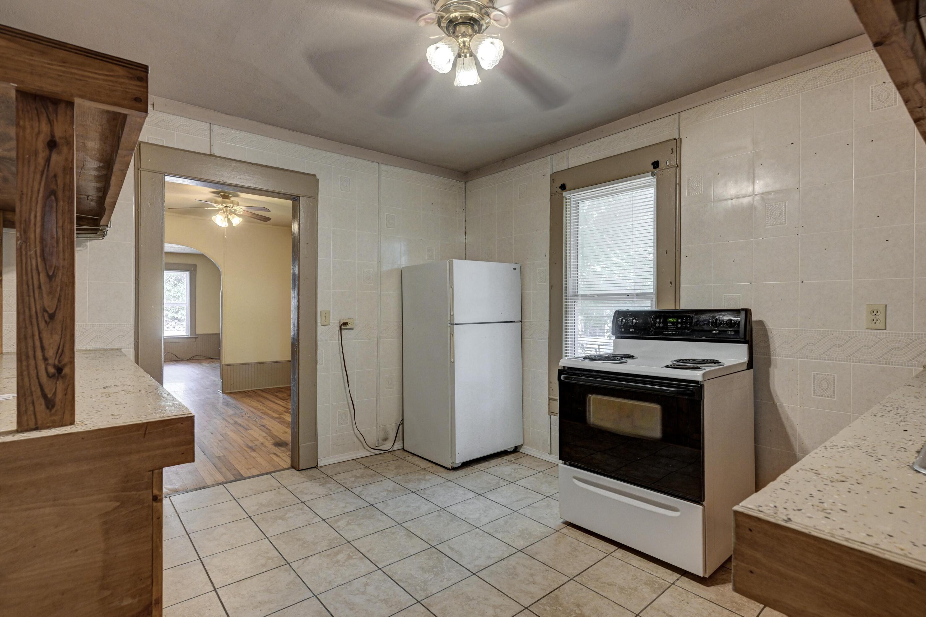 723 South Indiana Avenue Property Photo 14