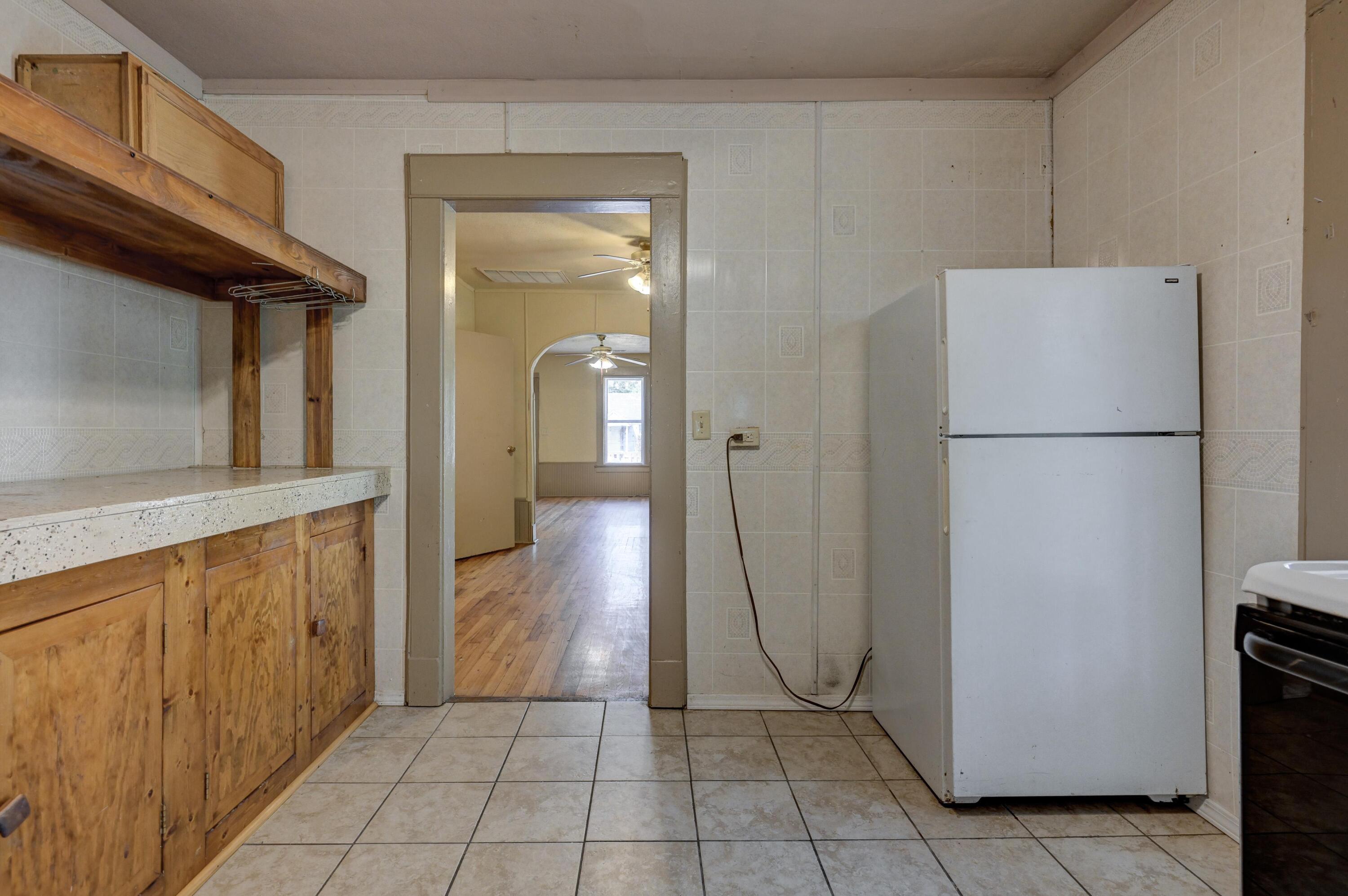 723 South Indiana Avenue Property Photo 15