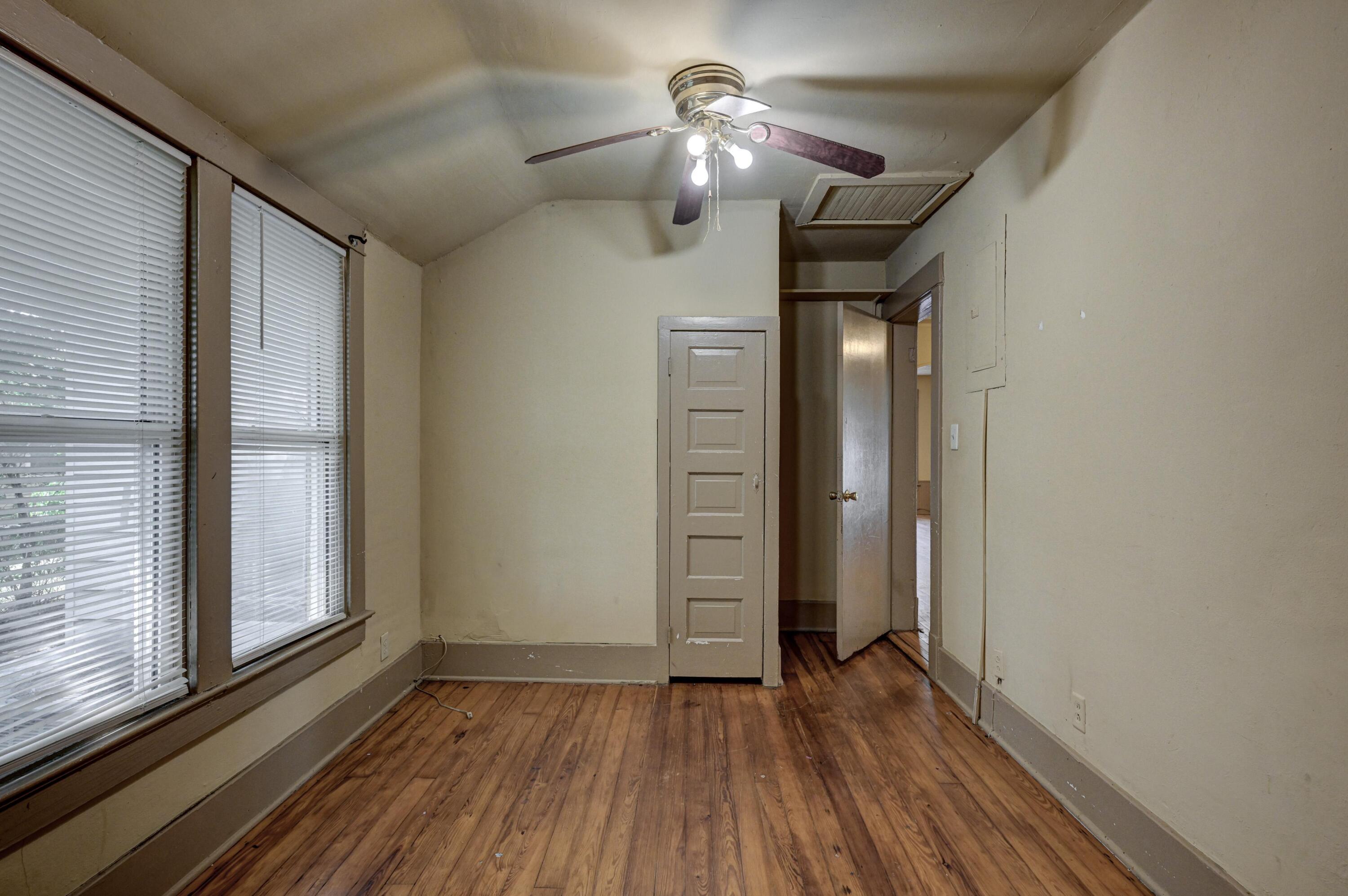 723 South Indiana Avenue Property Photo 19