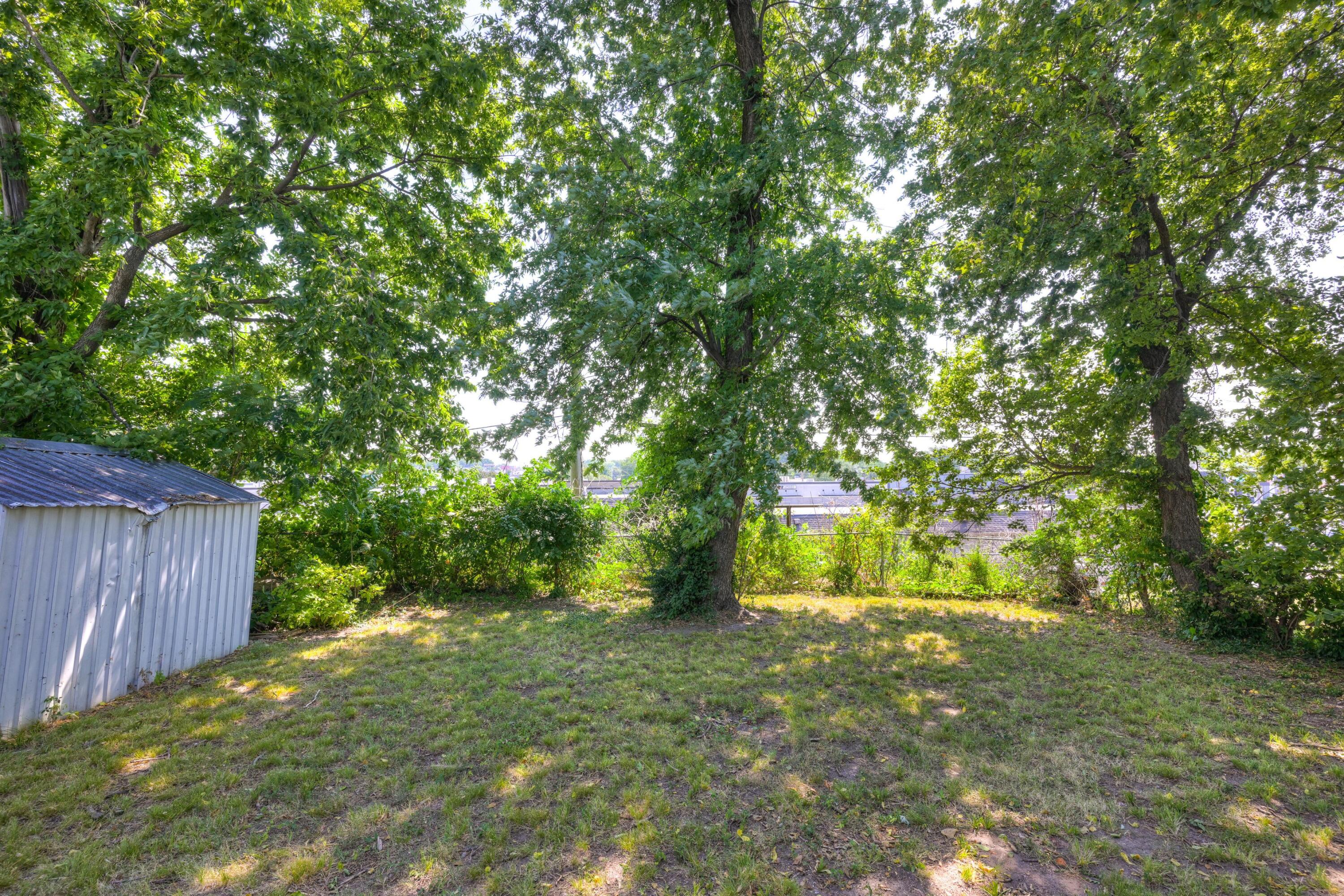 723 South Indiana Avenue Property Photo 20