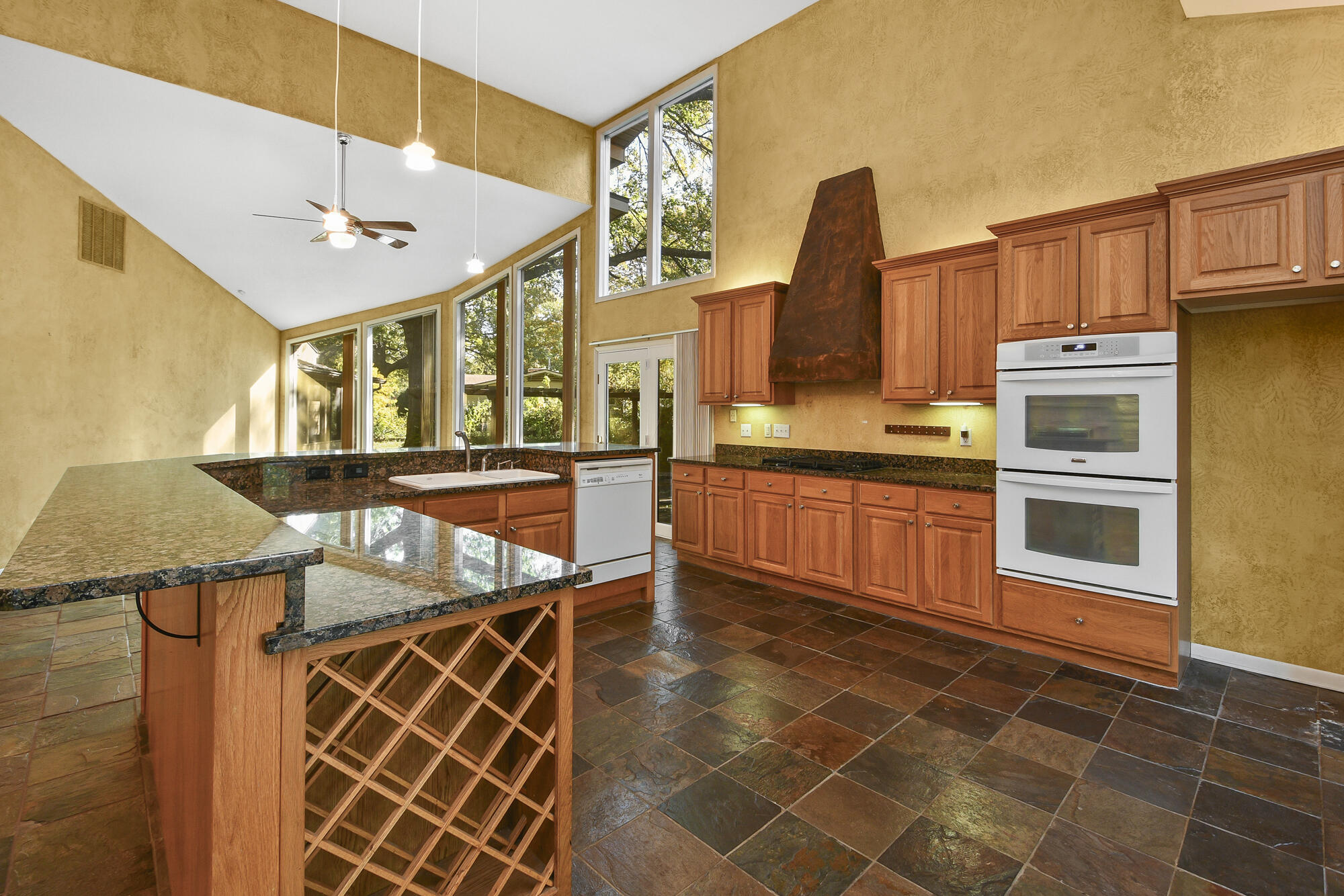 2446 South Sheridan Property Photo 13