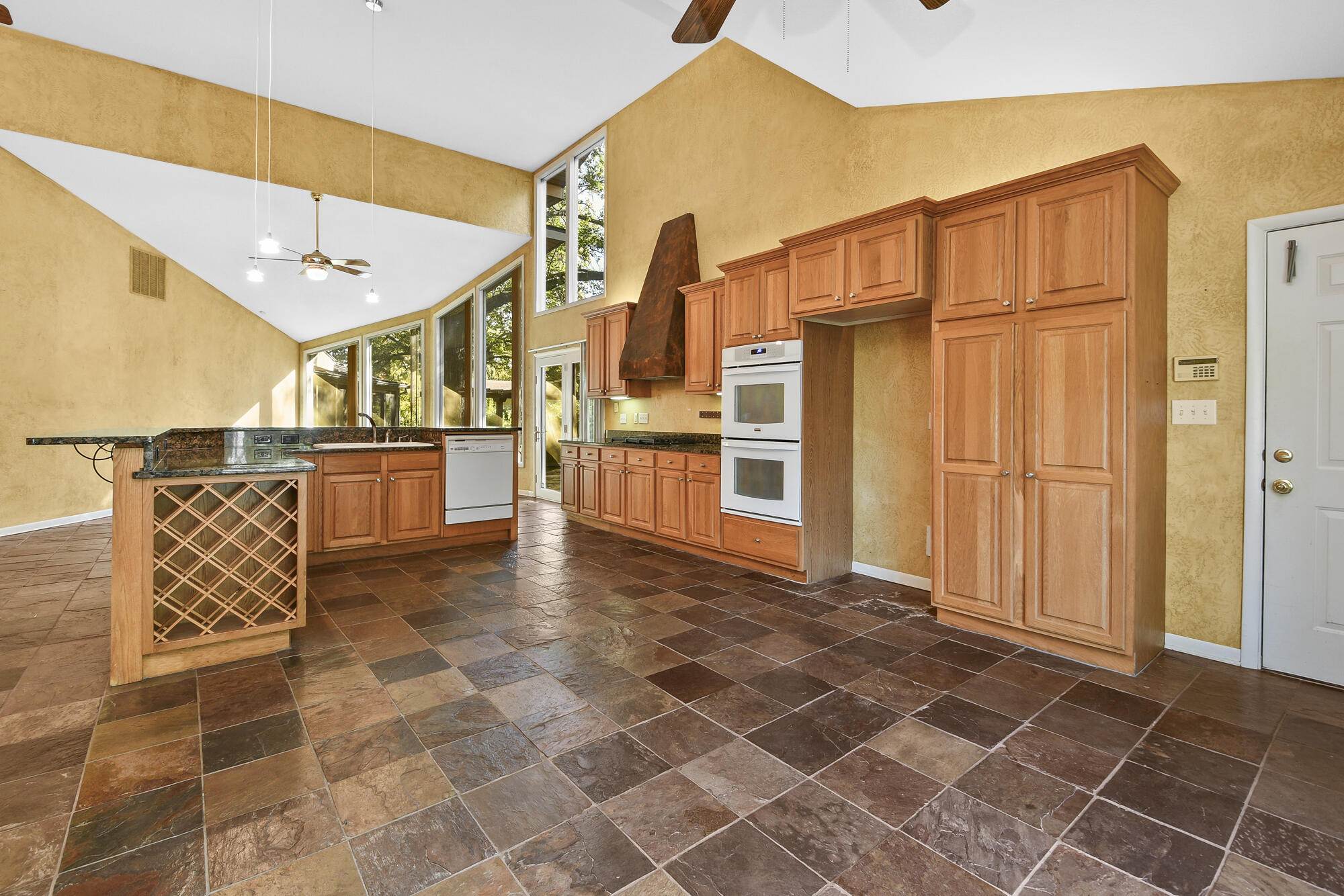 2446 South Sheridan Property Photo 14