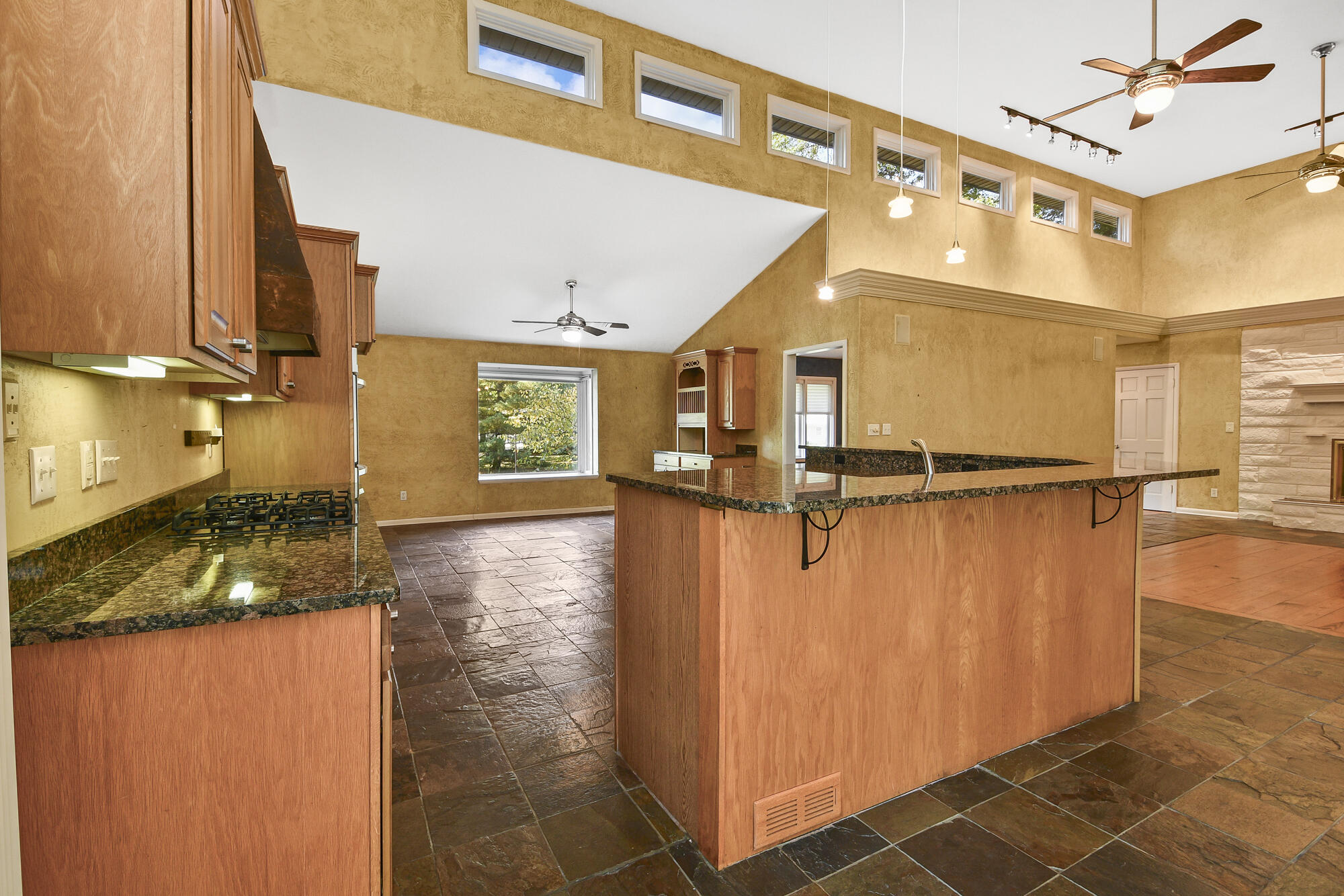 2446 South Sheridan Property Photo 16